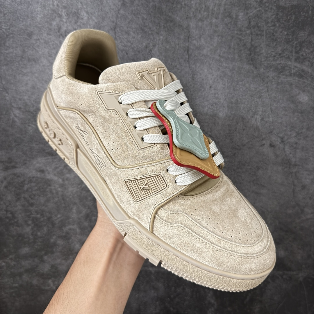 图片[3]-【佛山顶级超A版】Louis Vuitton LV Trainer系列 浅卡其吊牌 仓库现货 当天可取 私人订单 专柜混卖零售专供 所有配色均为购买原版复刻 整体版型 皮料 市场独一无二 后跟版型都可以自行对比[机智]吊打市场所有货 怒甩十条街，欢迎拿市场各大工厂的货来对比！ 鞋舌烫金超正 压印程度秒杀市面90%以上的高端货 新配色陆续开发出货 尺码：39-45-选品中心