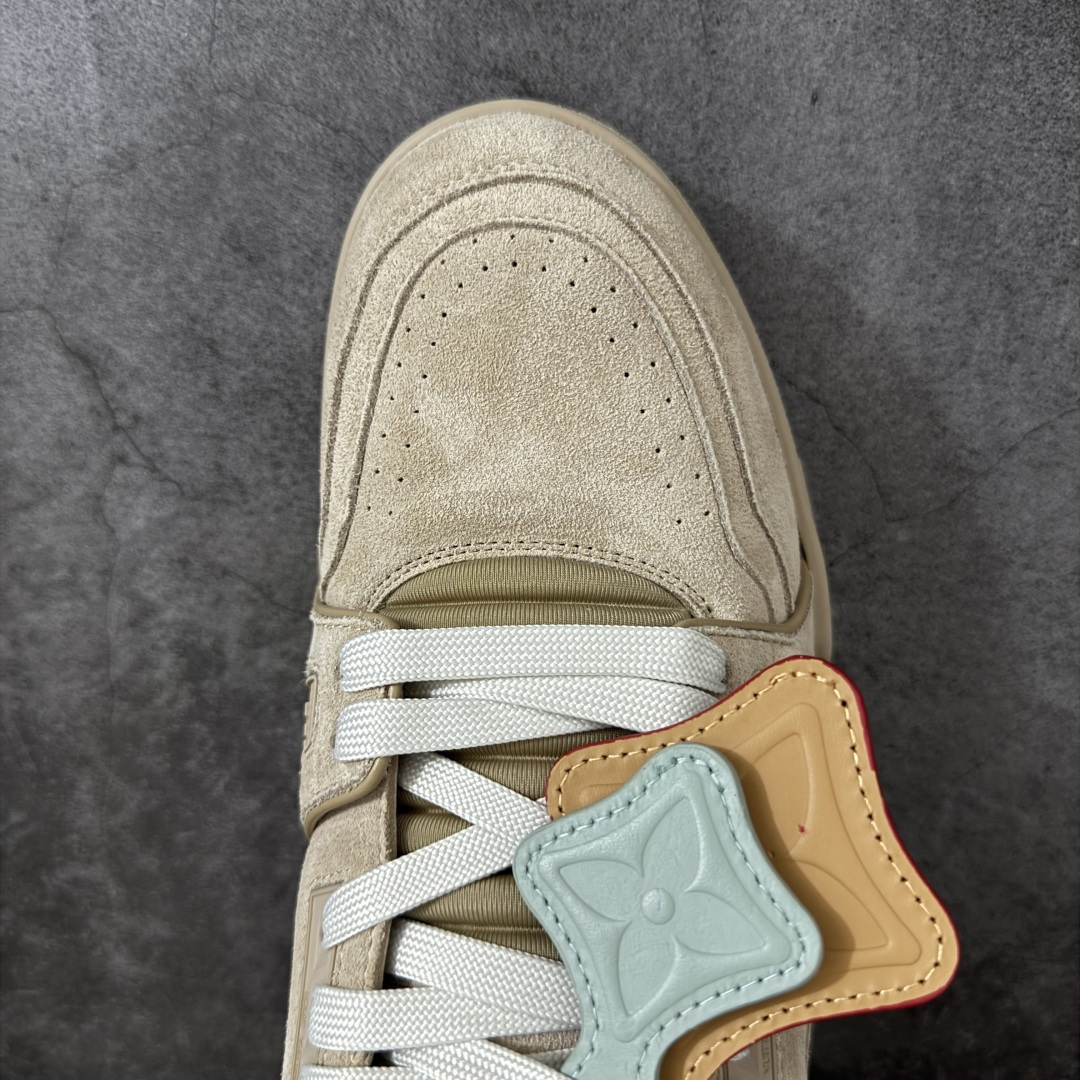 图片[5]-【佛山顶级超A版】Louis Vuitton LV Trainer系列 浅卡其吊牌 仓库现货 当天可取 私人订单 专柜混卖零售专供 所有配色均为购买原版复刻 整体版型 皮料 市场独一无二 后跟版型都可以自行对比[机智]吊打市场所有货 怒甩十条街，欢迎拿市场各大工厂的货来对比！ 鞋舌烫金超正 压印程度秒杀市面90%以上的高端货 新配色陆续开发出货 尺码：39-45-选品中心