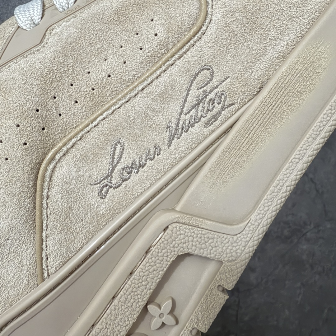 图片[4]-【佛山顶级超A版】Louis Vuitton LV Trainer系列 浅卡其吊牌 仓库现货 当天可取 私人订单 专柜混卖零售专供 所有配色均为购买原版复刻 整体版型 皮料 市场独一无二 后跟版型都可以自行对比[机智]吊打市场所有货 怒甩十条街，欢迎拿市场各大工厂的货来对比！ 鞋舌烫金超正 压印程度秒杀市面90%以上的高端货 新配色陆续开发出货 尺码：39-45-选品中心