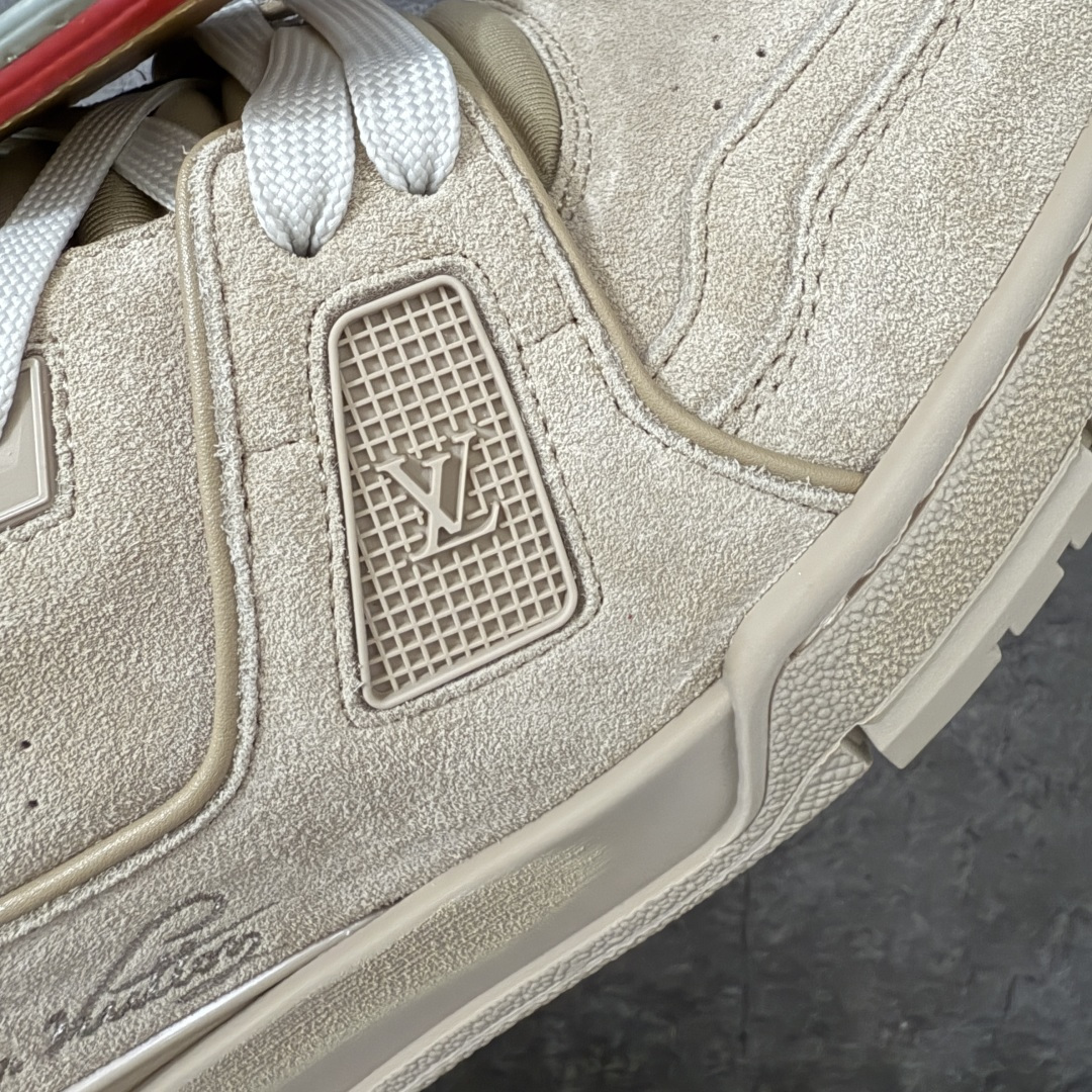 图片[5]-【佛山顶级超A版】Louis Vuitton LV Trainer系列 浅卡其吊牌 仓库现货 当天可取 私人订单 专柜混卖零售专供 所有配色均为购买原版复刻 整体版型 皮料 市场独一无二 后跟版型都可以自行对比[机智]吊打市场所有货 怒甩十条街，欢迎拿市场各大工厂的货来对比！ 鞋舌烫金超正 压印程度秒杀市面90%以上的高端货 新配色陆续开发出货 尺码：39-45-选品中心