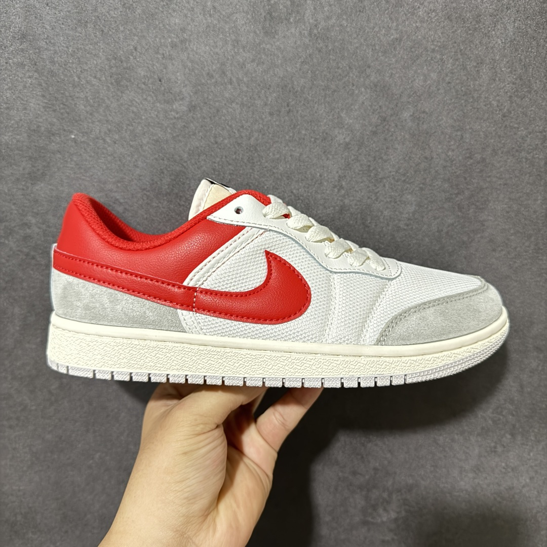 【公司级】Air Jordan Skyline Low 天际线 经典百搭 耐克 复古低帮百搭休闲板鞋 鞋款的设计融合了 AJ1 的经典轮廓，又加入了更轻量化的改良，鞋型利落不臃肿，自带复古街头氛围。鞋面采用网眼布、翻毛皮和皮革三种材质拼接，白 / 灰 / 粉的撞色搭配自带复古做旧感，鞋舌的米白做旧细节也很有味道。低帮鞋型 + 中性配色，搭配牛仔裤、工装裤、运动裤都很合适，男生女生都能轻松驾驭，是一双复古感拉满的日常板鞋。 货号： IM2055-102 尺码： 36 36.5 37.5 38 38.5 39 40 40.5 41 42 42.5 43 44 44.5 45 46-选品中心