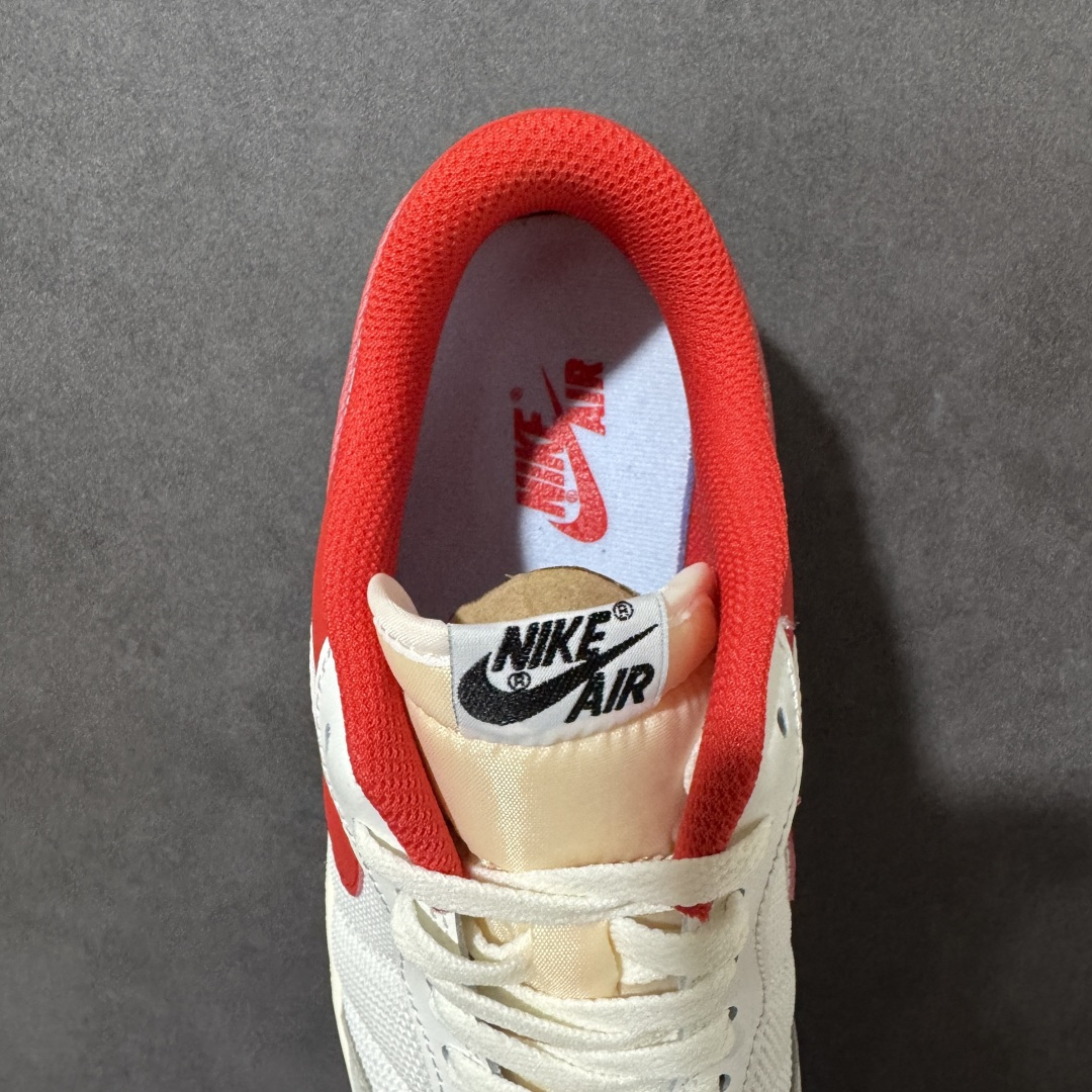 图片[6]-【公司级】Air Jordan Skyline Low 天际线 经典百搭 耐克 复古低帮百搭休闲板鞋 鞋款的设计融合了 AJ1 的经典轮廓，又加入了更轻量化的改良，鞋型利落不臃肿，自带复古街头氛围。鞋面采用网眼布、翻毛皮和皮革三种材质拼接，白 / 灰 / 粉的撞色搭配自带复古做旧感，鞋舌的米白做旧细节也很有味道。低帮鞋型 + 中性配色，搭配牛仔裤、工装裤、运动裤都很合适，男生女生都能轻松驾驭，是一双复古感拉满的日常板鞋。 货号： IM2055-102 尺码： 36 36.5 37.5 38 38.5 39 40 40.5 41 42 42.5 43 44 44.5 45 46-选品中心