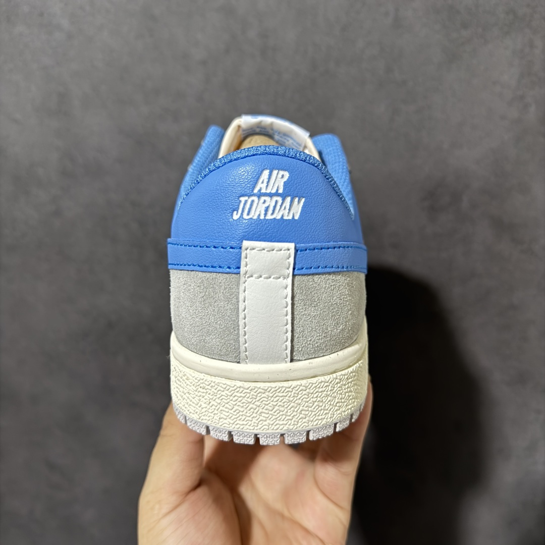 图片[4]-【公司级】Air Jordan Skyline Low 天际线 经典百搭 耐克 复古低帮百搭休闲板鞋 鞋款的设计融合了 AJ1 的经典轮廓，又加入了更轻量化的改良，鞋型利落不臃肿，自带复古街头氛围。鞋面采用网眼布、翻毛皮和皮革三种材质拼接，白 / 灰 / 粉的撞色搭配自带复古做旧感，鞋舌的米白做旧细节也很有味道。低帮鞋型 + 中性配色，搭配牛仔裤、工装裤、运动裤都很合适，男生女生都能轻松驾驭，是一双复古感拉满的日常板鞋。 货号： IM2055-100 尺码： 36 36.5 37.5 38 38.5 39 40 40.5 41 42 42.5 43 44 44.5 45 46-选品中心