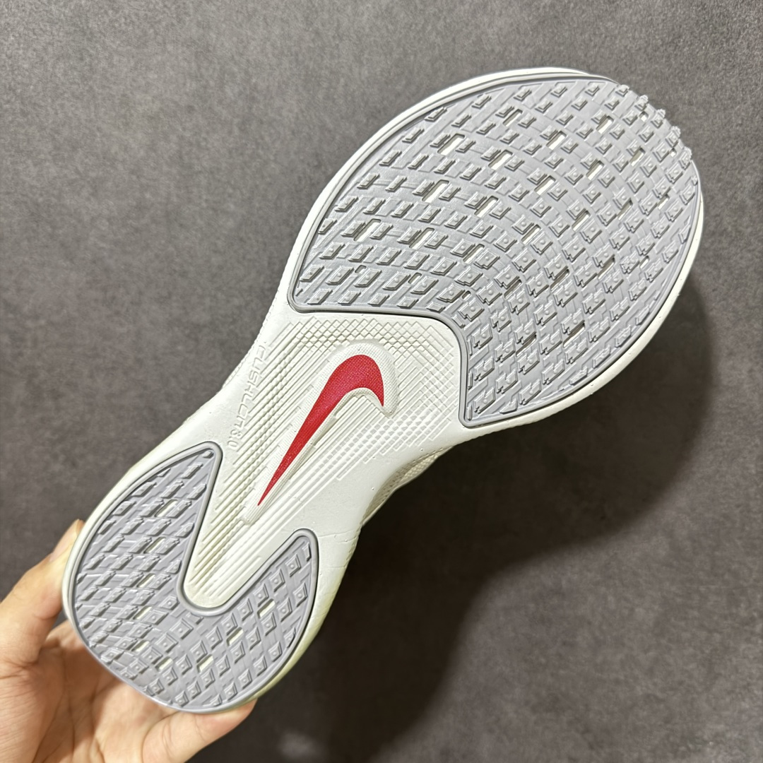 图片[9]-【公司级】Nike Ava X 耐克 舒适百搭耐磨低帮 休闲跑步鞋 采用轻盈的机能型织物鞋面 专为四季穿着而设计 流线型TPU包覆结构带来稳固贴合感 简约风橡胶外底具备出色排水性能和强劲抓地力 鞋身穿插的打孔赛道条纹灵感源自经典跑鞋 兼具舒适感与透气性 反光细节点缀其间 为都市夜行增添一份醒目与安全 货号： HM9697-103 尺码： 40-45-选品中心