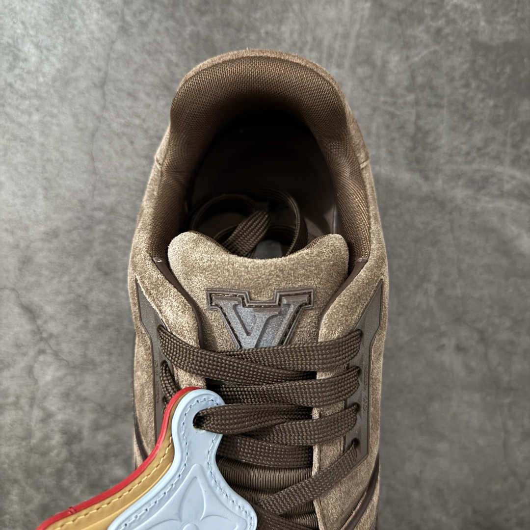 图片[8]-【佛山顶级超A版】Louis Vuitton LV Trainer系列 深棕卡其吊牌 仓库现货 当天可取 私人订单 专柜混卖零售专供 所有配色均为购买原版复刻 整体版型 皮料 市场独一无二 后跟版型都可以自行对比[机智]吊打市场所有货 怒甩十条街，欢迎拿市场各大工厂的货来对比！ 鞋舌烫金超正 压印程度秒杀市面90%以上的高端货 新配色陆续开发出货 尺码：39-45-选品中心