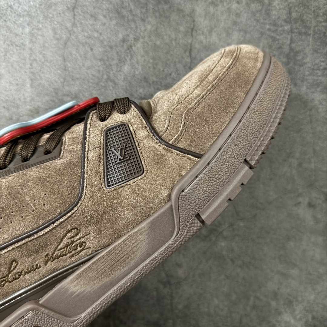 图片[6]-【佛山顶级超A版】Louis Vuitton LV Trainer系列 深棕卡其吊牌 仓库现货 当天可取 私人订单 专柜混卖零售专供 所有配色均为购买原版复刻 整体版型 皮料 市场独一无二 后跟版型都可以自行对比[机智]吊打市场所有货 怒甩十条街，欢迎拿市场各大工厂的货来对比！ 鞋舌烫金超正 压印程度秒杀市面90%以上的高端货 新配色陆续开发出货 尺码：39-45-选品中心