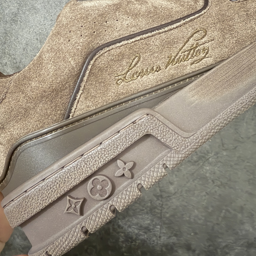 图片[3]-【佛山顶级超A版】Louis Vuitton LV Trainer系列 深棕卡其吊牌 仓库现货 当天可取 私人订单 专柜混卖零售专供 所有配色均为购买原版复刻 整体版型 皮料 市场独一无二 后跟版型都可以自行对比[机智]吊打市场所有货 怒甩十条街，欢迎拿市场各大工厂的货来对比！ 鞋舌烫金超正 压印程度秒杀市面90%以上的高端货 新配色陆续开发出货 尺码：39-45-选品中心