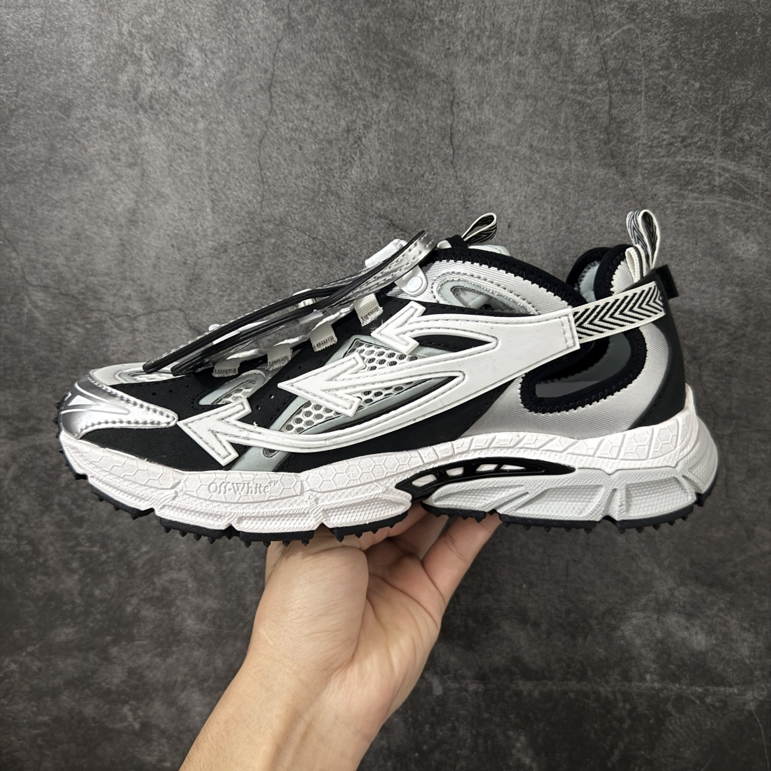 图片[2]-【纯原版】Off-White C/O VirGil Abloh 人气单品 2024s OW最新款情侣款跑鞋 百分百原盒正确版 原楦原纸板数据开发 4层分离大底 鞋面采用3d立体打印和多种材料拼接而成 防滑耐磨透气性轻便跑鞋 为曾经爆火 并且定位奢潮领域的标志性品牌 Off-White 仍需要不断更新符合当下潮流时尚的复古运动鞋款，以期收获基本盘消费者的关注🌝并将标志性箭头设计置于显著位置。🧊估计将在未来几个月登陆品牌专柜，喜欢的朋友切莫错过✔️ 鞋面：透气网布➕各种特殊定制材料拼接而成✔️ 大底：md+tpu+橡胶组合大底 尺码：36 37 38 39 40 41 42 43 44 45 46 47-选品中心