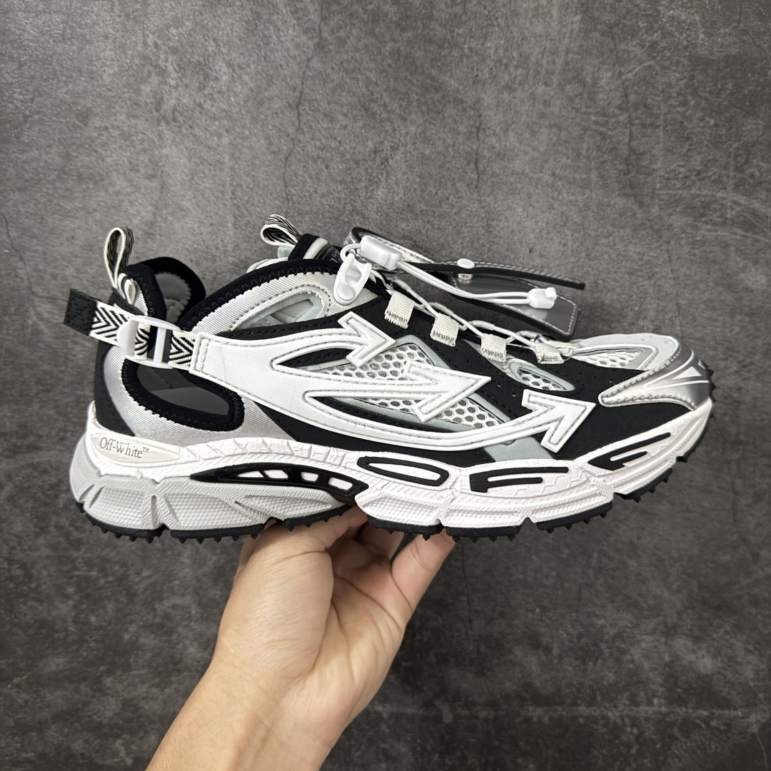 【纯原版】Off-White C/O VirGil Abloh 人气单品 2024s OW最新款情侣款跑鞋 百分百原盒正确版 原楦原纸板数据开发 4层分离大底 鞋面采用3d立体打印和多种材料拼接而成 防滑耐磨透气性轻便跑鞋 为曾经爆火 并且定位奢潮领域的标志性品牌 Off-White 仍需要不断更新符合当下潮流时尚的复古运动鞋款，以期收获基本盘消费者的关注🌝并将标志性箭头设计置于显著位置。🧊估计将在未来几个月登陆品牌专柜，喜欢的朋友切莫错过✔️ 鞋面：透气网布➕各种特殊定制材料拼接而成✔️ 大底：md+tpu+橡胶组合大底 尺码：36 37 38 39 40 41 42 43 44 45 46 47-选品中心