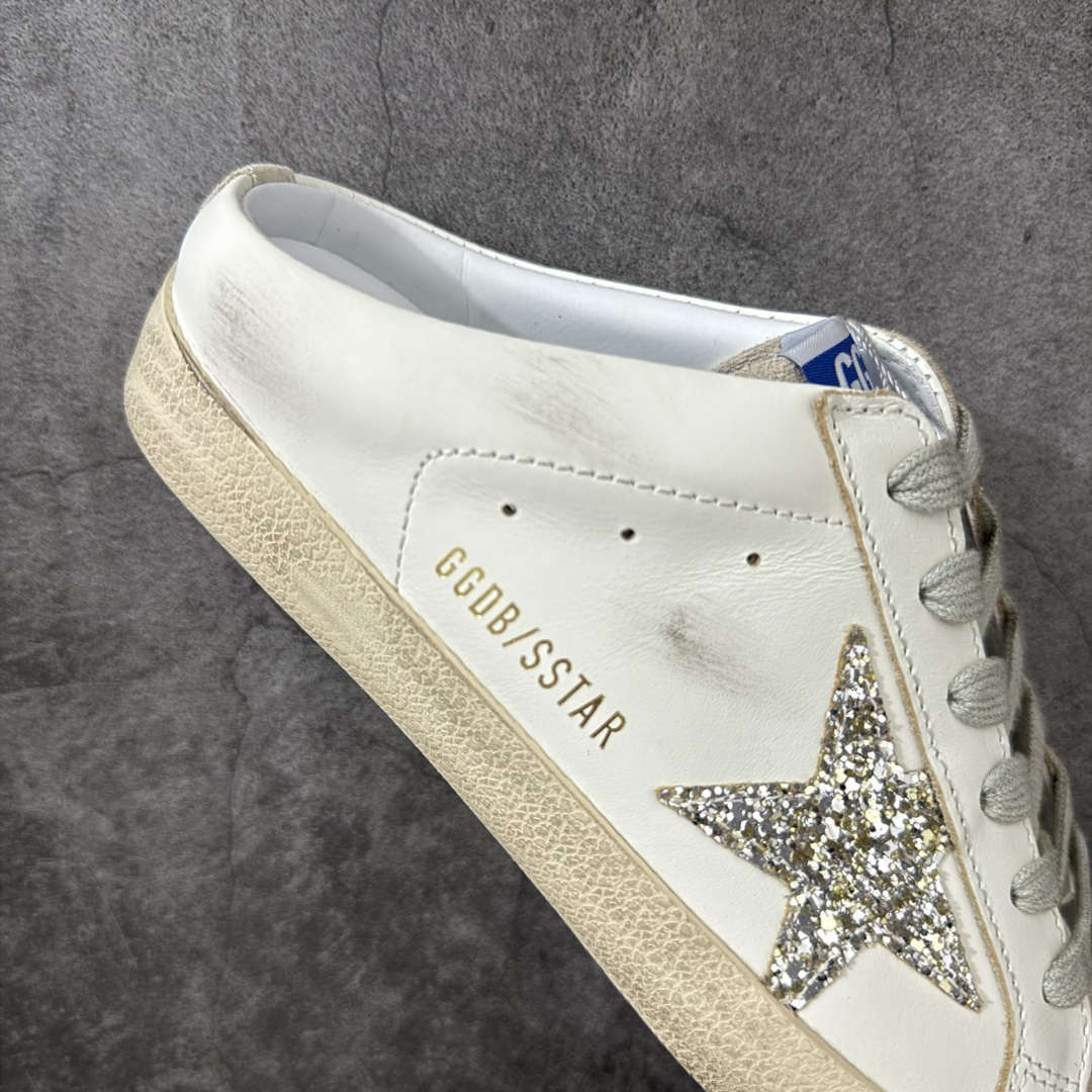 图片[7]-【纯原版】Golden Goose Super-Star Sabot 包头半拖鞋 小脏鞋 米白红闪星 GGDB Golden Goose Super Star系列小脏运动鞋 25ss官方新款 火爆全网各路明星纷纷上脚，头层牛皮小脏鞋，顶级品质 全部细节官网同步 完美精细做工，全手工打磨做旧，自带3厘米内增高，巴黎时装周出镜率最高的小脏鞋。2025sGolden Goose 官网同步上新，舒服不磨脚！ 尺码：35 36 37 38 39-选品中心