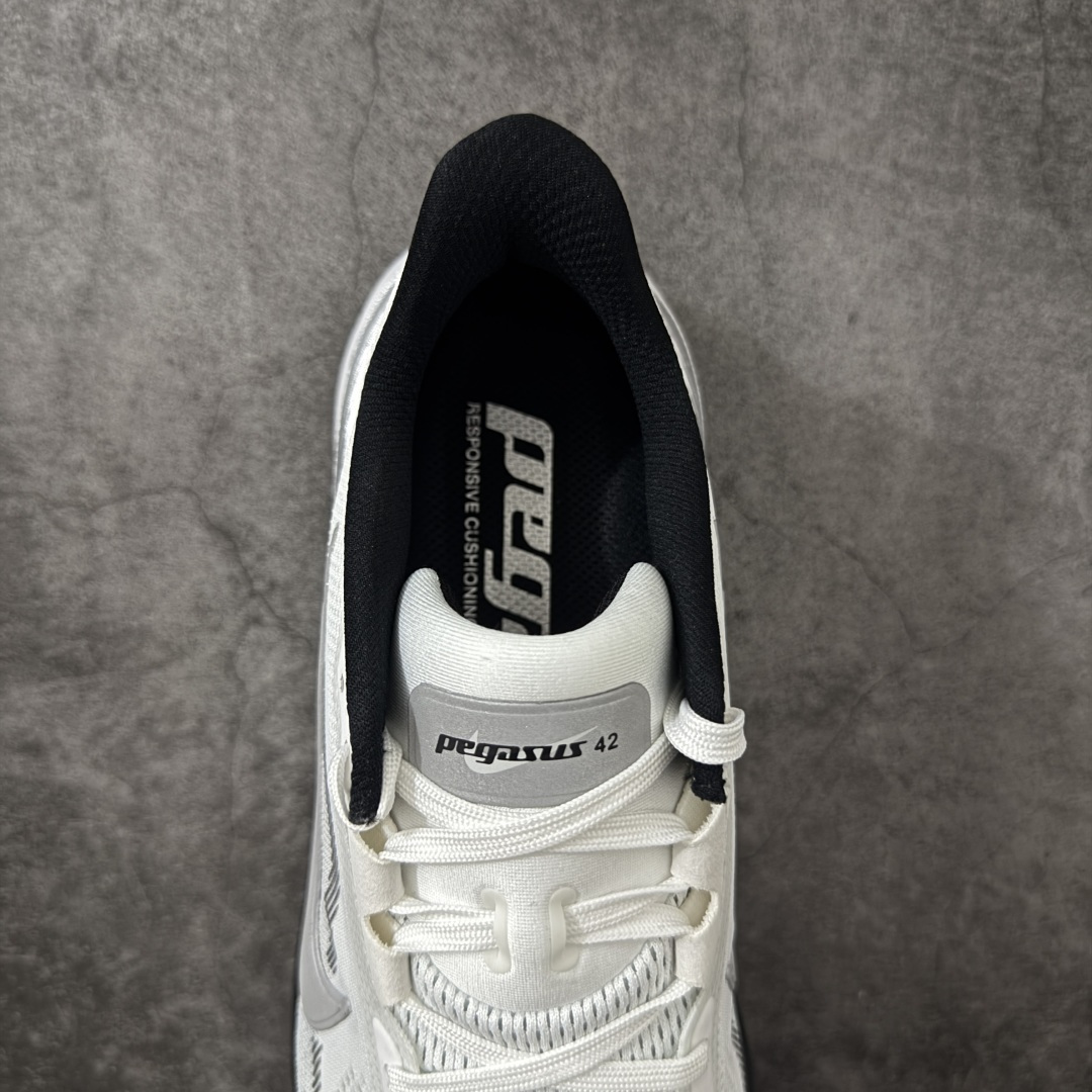 图片[8]-【XE纯原】Nike Air Zoom Pegasus 42 登月42代超级飞马系列马拉松跑步鞋 IB1881-500 平台专供 充正品质 之前未流通市场版本 内里嵌入定型海绵 中底搭载前Zoom+全掌React配置 全部原鞋开发打造 所有细节全部同步原版 全新一代拥有 Zoom Air 一如既往的稳定感和流畅感 鞋面采用工程网眼设计 为特定高热区域营造出色透气性 进一步增加鞋面的穿孔数量 让足部能够快速散热 中足搭配 Flywire 飞线 在高速运动时营造舒适稳定的贴合感 内置Zoon气垫加持 动力十足！ 货号：II7210-100 尺码：39 40 40.5 41 42 42.5 43 44 44.5 45 46 47.5 48.5-选品中心