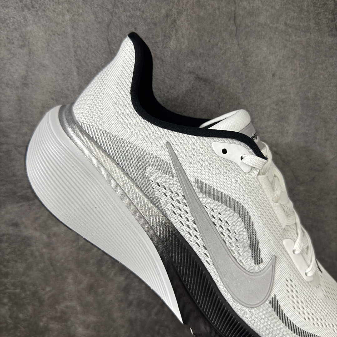 图片[7]-【XE纯原】Nike Air Zoom Pegasus 42 登月42代超级飞马系列马拉松跑步鞋 IB1881-500 平台专供 充正品质 之前未流通市场版本 内里嵌入定型海绵 中底搭载前Zoom+全掌React配置 全部原鞋开发打造 所有细节全部同步原版 全新一代拥有 Zoom Air 一如既往的稳定感和流畅感 鞋面采用工程网眼设计 为特定高热区域营造出色透气性 进一步增加鞋面的穿孔数量 让足部能够快速散热 中足搭配 Flywire 飞线 在高速运动时营造舒适稳定的贴合感 内置Zoon气垫加持 动力十足！ 货号：II7210-100 尺码：39 40 40.5 41 42 42.5 43 44 44.5 45 46 47.5 48.5-选品中心