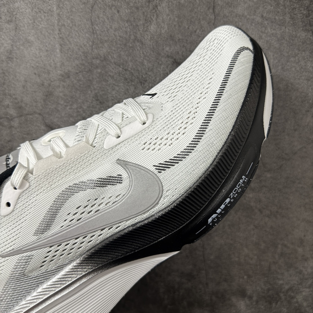 图片[6]-【XE纯原】Nike Air Zoom Pegasus 42 登月42代超级飞马系列马拉松跑步鞋 IB1881-500 平台专供 充正品质 之前未流通市场版本 内里嵌入定型海绵 中底搭载前Zoom+全掌React配置 全部原鞋开发打造 所有细节全部同步原版 全新一代拥有 Zoom Air 一如既往的稳定感和流畅感 鞋面采用工程网眼设计 为特定高热区域营造出色透气性 进一步增加鞋面的穿孔数量 让足部能够快速散热 中足搭配 Flywire 飞线 在高速运动时营造舒适稳定的贴合感 内置Zoon气垫加持 动力十足！ 货号：II7210-100 尺码：39 40 40.5 41 42 42.5 43 44 44.5 45 46 47.5 48.5-选品中心