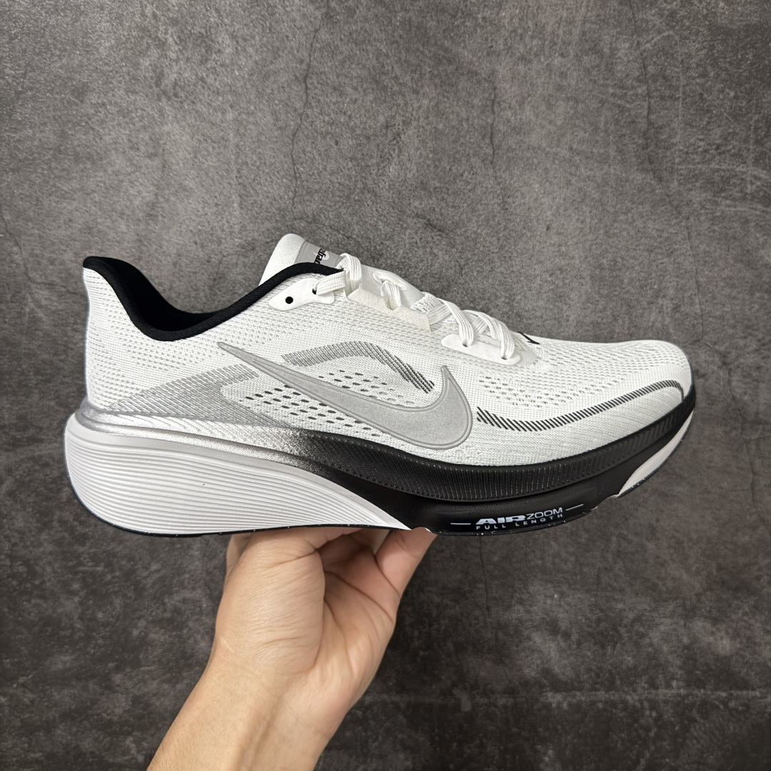 【XE纯原】Nike Air Zoom Pegasus 42 登月42代超级飞马系列马拉松跑步鞋 IB1881-500 平台专供 充正品质 之前未流通市场版本 内里嵌入定型海绵 中底搭载前Zoom+全掌React配置 全部原鞋开发打造 所有细节全部同步原版 全新一代拥有 Zoom Air 一如既往的稳定感和流畅感 鞋面采用工程网眼设计 为特定高热区域营造出色透气性 进一步增加鞋面的穿孔数量 让足部能够快速散热 中足搭配 Flywire 飞线 在高速运动时营造舒适稳定的贴合感 内置Zoon气垫加持 动力十足！ 货号：II7210-100 尺码：39 40 40.5 41 42 42.5 43 44 44.5 45 46 47.5 48.5-选品中心