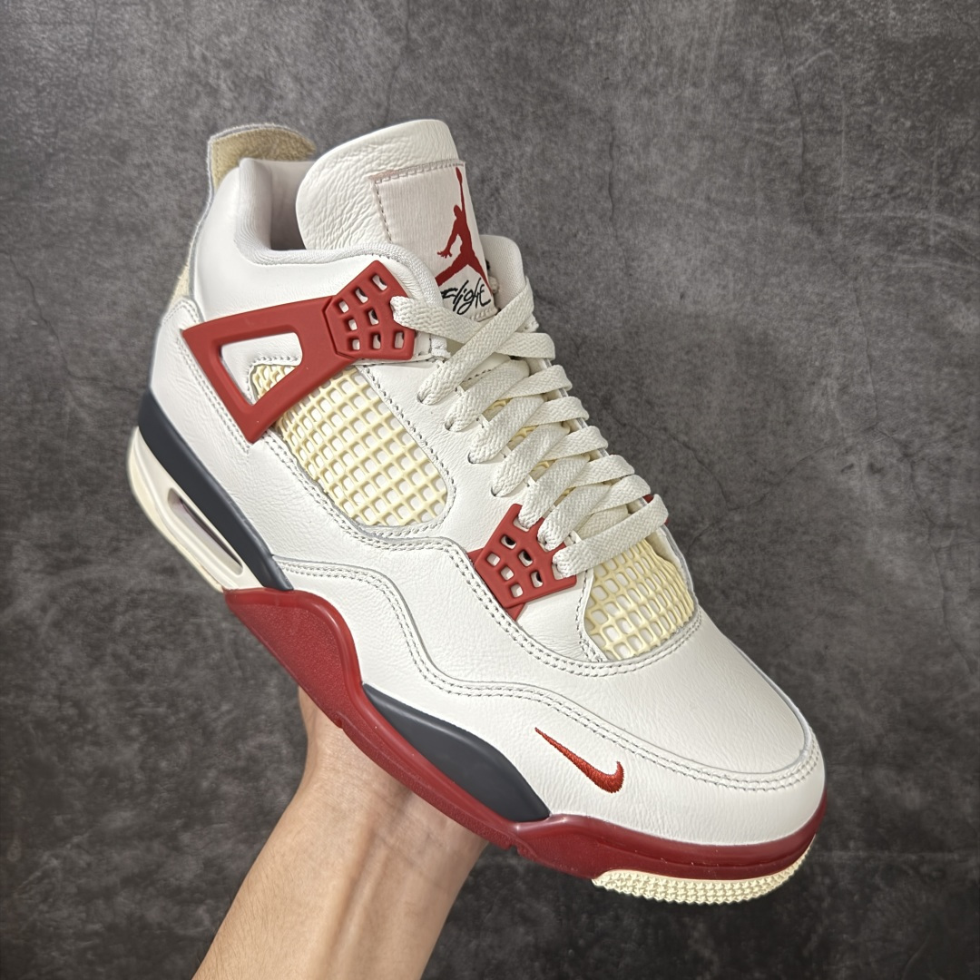 图片[3]-【LW纯原版】 Air Jordan × Nigel Sylvester Air Jordan AJ4 联名\”Brick After Brick\” 白红 白砖 货号：IQ8055-100 第一梯队最新批次 细节多次校对改良 接近完美 细节达到可过鉴定标准 耗时半年巨作 全套原纸板楦头开发 原厂特供皮料加持 确保原汁原味 完美呈现四代版型 一比一鞋头弧度高度鞋身弧度 数据细节工艺流程均保持原鞋一致 原厂TPU网格鞋带扣 正确内里网布 菱角分明不变形无多余毛边 柔软性质感一致于原鞋 原厂织唛标 原厂飞人电绣工艺 尾指中部跳三针 独家绑鞋带手法 印刷中底布 四线拉帮 米色美纹纸贴合固定 进口港宝加持 后跟自然饱满 全鞋荧光划线卡点 追求极致完美 每一双都是工艺品 多重QC质检 超越公司货的品控标准 实实在在的免检产品 尺码：40-48.5-选品中心