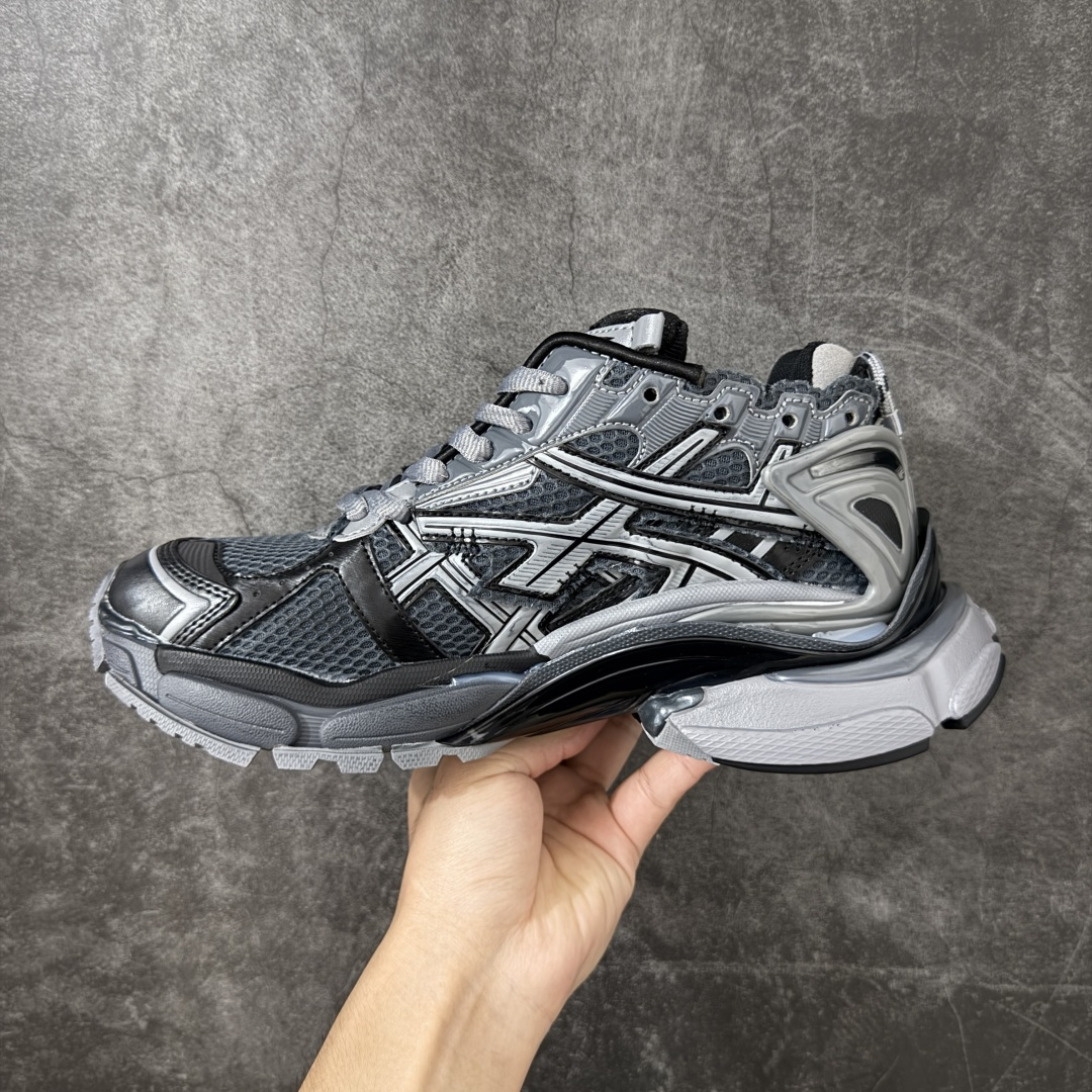 图片[2]-【公司级H版】BALENCIAGA Runner 巴黎世家七代 黑白色 此系列是通过溢胶、做旧、缝线等细节 展示了设计师 Demna 的运动鞋风格 用一双「旧鞋」传递复古感 后侧板、翘起的鞋头 则展示了 Demna 在结构上的未来构想 原装大盒从里到外一切百分百还原官方配置 顶级专供碾压一切版本 尺码：35 36 37 38 39 40 41 42 43 44 45 46-选品中心