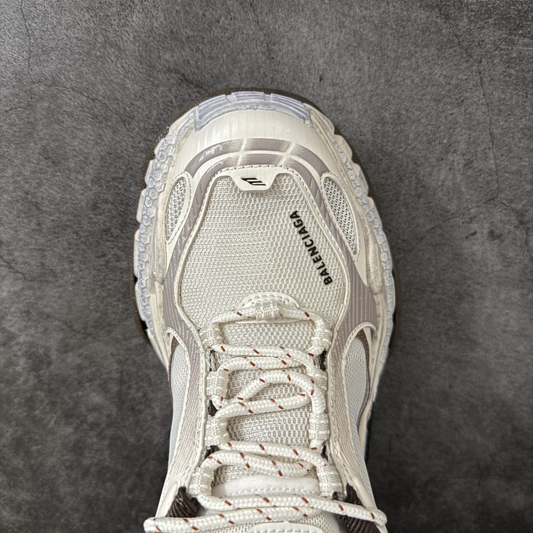 图片[5]-【GO版本】Balenciaga巴黎世家 Triple S .2 厚底系带 低帮 老爹鞋 Balenciaga是由被誉为代表二十世纪的伟大天才设计师 CristobalBalenciaga 创立的，在品牌创立的大半个世纪以来，巴黎世家一直以时尚、典雅闻名于时装界，它的主题产品有女士和男士提包、机车包、鞋子和时装，在15年王大仁卸任品牌设计师后，品牌的风格发生了翻天覆地的变化，凭借着人气超高的街头风T恤、老爹鞋等迅速霸屏各大时装周和时尚圈 尺码：35 36 37 38 39 40 41 42 43 44 45 46-选品中心