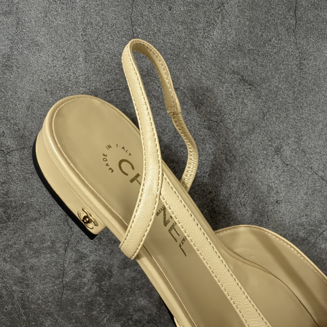 图片[7]-【佛山超A版】CHANEL 24S Slingback系列经典凉鞋低跟皮鞋 有多少姐妹是穿旧了之后，还是会选择重新买一双slingback！因为它太经典，再也不会遇到一款这么好搭的了，各处线条都很拉长腿型！不挑，随便搭都很抢镜！ 原版购入zp开发，调色上千次，绝无色差！ 进口原皮+意大利原厂真皮大底(渠道材料这块我们非常有优势) 全部颜色都有购入zp打版，色差这块直接避免，各处细节都与今年最新版本的一致 全套高端包装飞机礼盒 注意：原版真皮大底比较娇贵，试穿务必不要搞脏，否则影响二次销售无法退换 尺码：35-41码-选品中心