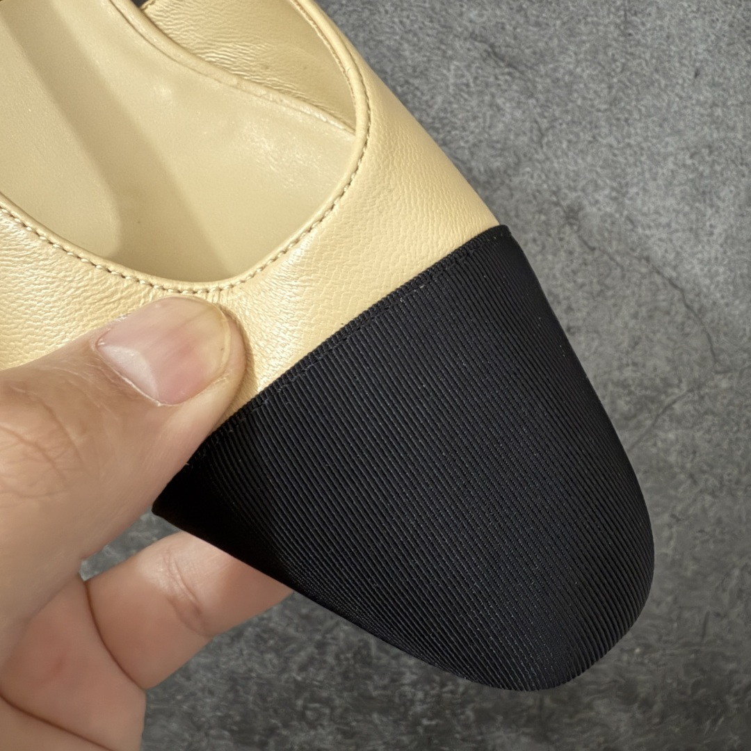 图片[7]-【佛山超A版】CHANEL 24S Slingback系列经典凉鞋低跟皮鞋 有多少姐妹是穿旧了之后，还是会选择重新买一双slingback！因为它太经典，再也不会遇到一款这么好搭的了，各处线条都很拉长腿型！不挑，随便搭都很抢镜！ 原版购入zp开发，调色上千次，绝无色差！ 进口原皮+意大利原厂真皮大底(渠道材料这块我们非常有优势) 全部颜色都有购入zp打版，色差这块直接避免，各处细节都与今年最新版本的一致 全套高端包装飞机礼盒 注意：原版真皮大底比较娇贵，试穿务必不要搞脏，否则影响二次销售无法退换 尺码：35-41码-选品中心