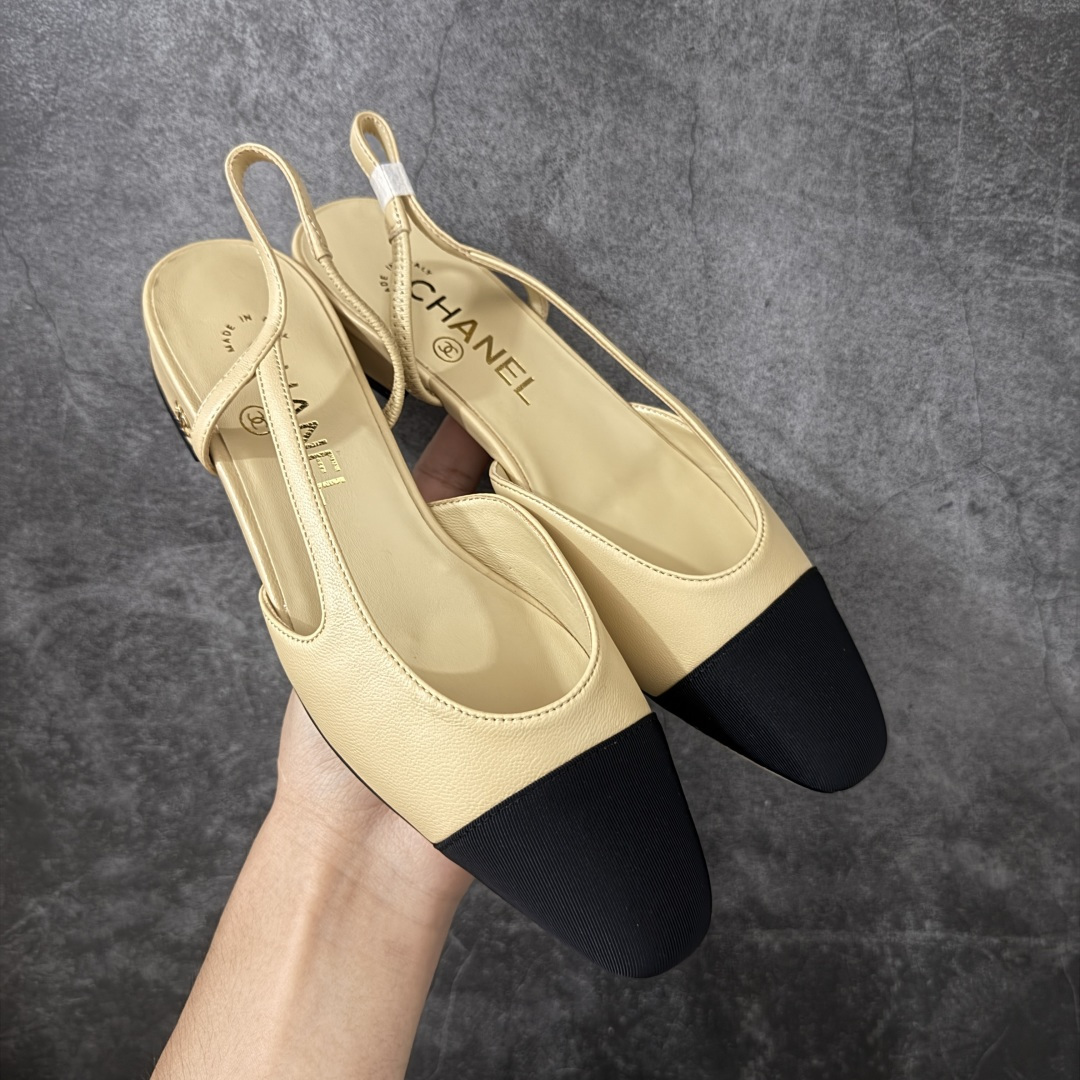 【佛山超A版】CHANEL 24S Slingback系列经典凉鞋低跟皮鞋 有多少姐妹是穿旧了之后，还是会选择重新买一双slingback！因为它太经典，再也不会遇到一款这么好搭的了，各处线条都很拉长腿型！不挑，随便搭都很抢镜！ 原版购入zp开发，调色上千次，绝无色差！ 进口原皮+意大利原厂真皮大底(渠道材料这块我们非常有优势) 全部颜色都有购入zp打版，色差这块直接避免，各处细节都与今年最新版本的一致 全套高端包装飞机礼盒 注意：原版真皮大底比较娇贵，试穿务必不要搞脏，否则影响二次销售无法退换 尺码：35-41码-选品中心
