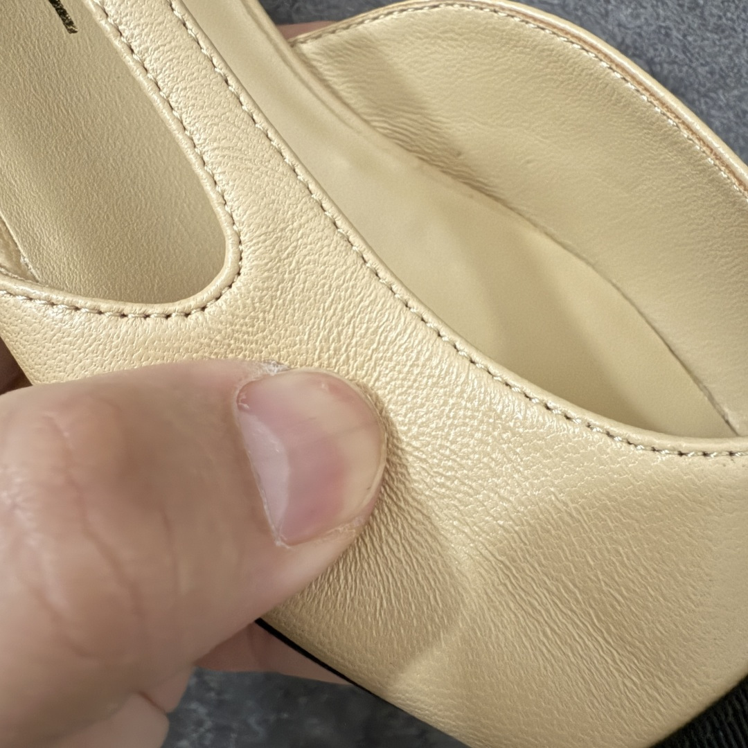 图片[6]-【佛山超A版】CHANEL 24S Slingback系列经典凉鞋低跟皮鞋 有多少姐妹是穿旧了之后，还是会选择重新买一双slingback！因为它太经典，再也不会遇到一款这么好搭的了，各处线条都很拉长腿型！不挑，随便搭都很抢镜！ 原版购入zp开发，调色上千次，绝无色差！ 进口原皮+意大利原厂真皮大底(渠道材料这块我们非常有优势) 全部颜色都有购入zp打版，色差这块直接避免，各处细节都与今年最新版本的一致 全套高端包装飞机礼盒 注意：原版真皮大底比较娇贵，试穿务必不要搞脏，否则影响二次销售无法退换 尺码：35-41码-选品中心