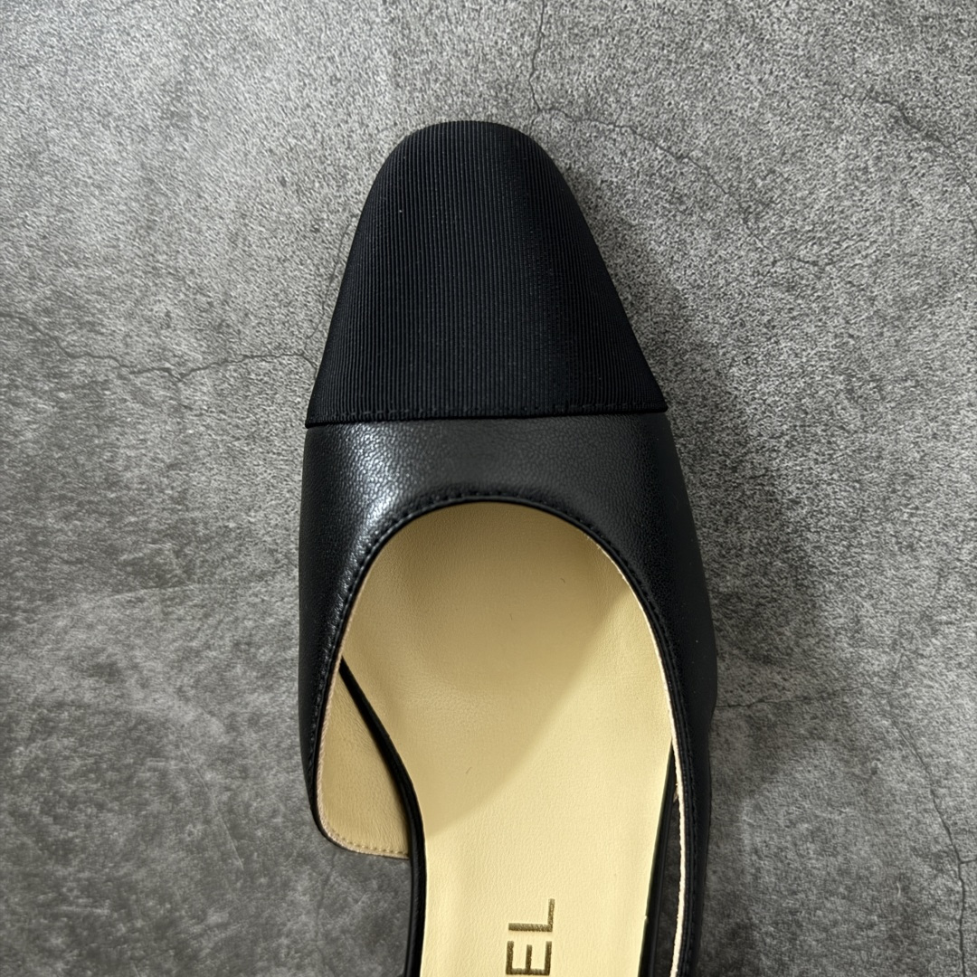 图片[5]-【佛山超A版】CHANEL 24S Slingback系列经典凉鞋低跟皮鞋 有多少姐妹是穿旧了之后，还是会选择重新买一双slingback！因为它太经典，再也不会遇到一款这么好搭的了，各处线条都很拉长腿型！不挑，随便搭都很抢镜！ 原版购入zp开发，调色上千次，绝无色差！ 进口原皮+意大利原厂真皮大底(渠道材料这块我们非常有优势) 全部颜色都有购入zp打版，色差这块直接避免，各处细节都与今年最新版本的一致 全套高端包装飞机礼盒 注意：原版真皮大底比较娇贵，试穿务必不要搞脏，否则影响二次销售无法退换 尺码：35-41码-选品中心