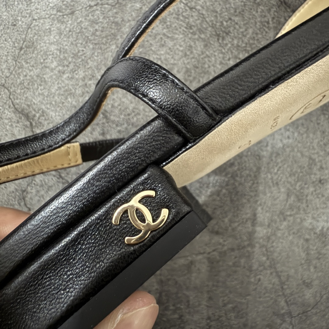 图片[3]-【佛山超A版】CHANEL 24S Slingback系列经典凉鞋低跟皮鞋 有多少姐妹是穿旧了之后，还是会选择重新买一双slingback！因为它太经典，再也不会遇到一款这么好搭的了，各处线条都很拉长腿型！不挑，随便搭都很抢镜！ 原版购入zp开发，调色上千次，绝无色差！ 进口原皮+意大利原厂真皮大底(渠道材料这块我们非常有优势) 全部颜色都有购入zp打版，色差这块直接避免，各处细节都与今年最新版本的一致 全套高端包装飞机礼盒 注意：原版真皮大底比较娇贵，试穿务必不要搞脏，否则影响二次销售无法退换 尺码：35-41码-选品中心