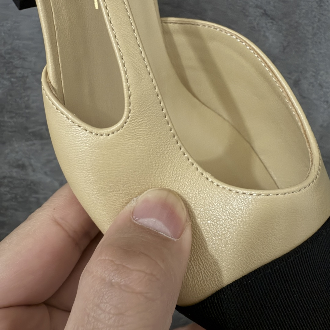 图片[6]-【佛山超A版】CHANEL 香奈儿Slingback系列经典凉鞋高跟粗跟皮鞋 有多少姐妹是穿旧了之后，还是会选择重新买一双slingback！因为它太经典，再也不会遇到一款这么好搭的了，各处线条都很拉长腿型！不挑，随便搭都很抢镜！ 原版购入zp开发，调色上千次，绝无色差！ 进口原皮+意大利原厂真皮大底(渠道材料这块我们非常有优势) 全部颜色都有购入zp打版，色差这块直接避免，各处细节都与今年最新版本的一致 全套高端包装飞机礼盒 注意：原版真皮大底比较娇贵，试穿务必不要搞脏，否则影响二次销售无法退换 尺码：35-41码-选品中心