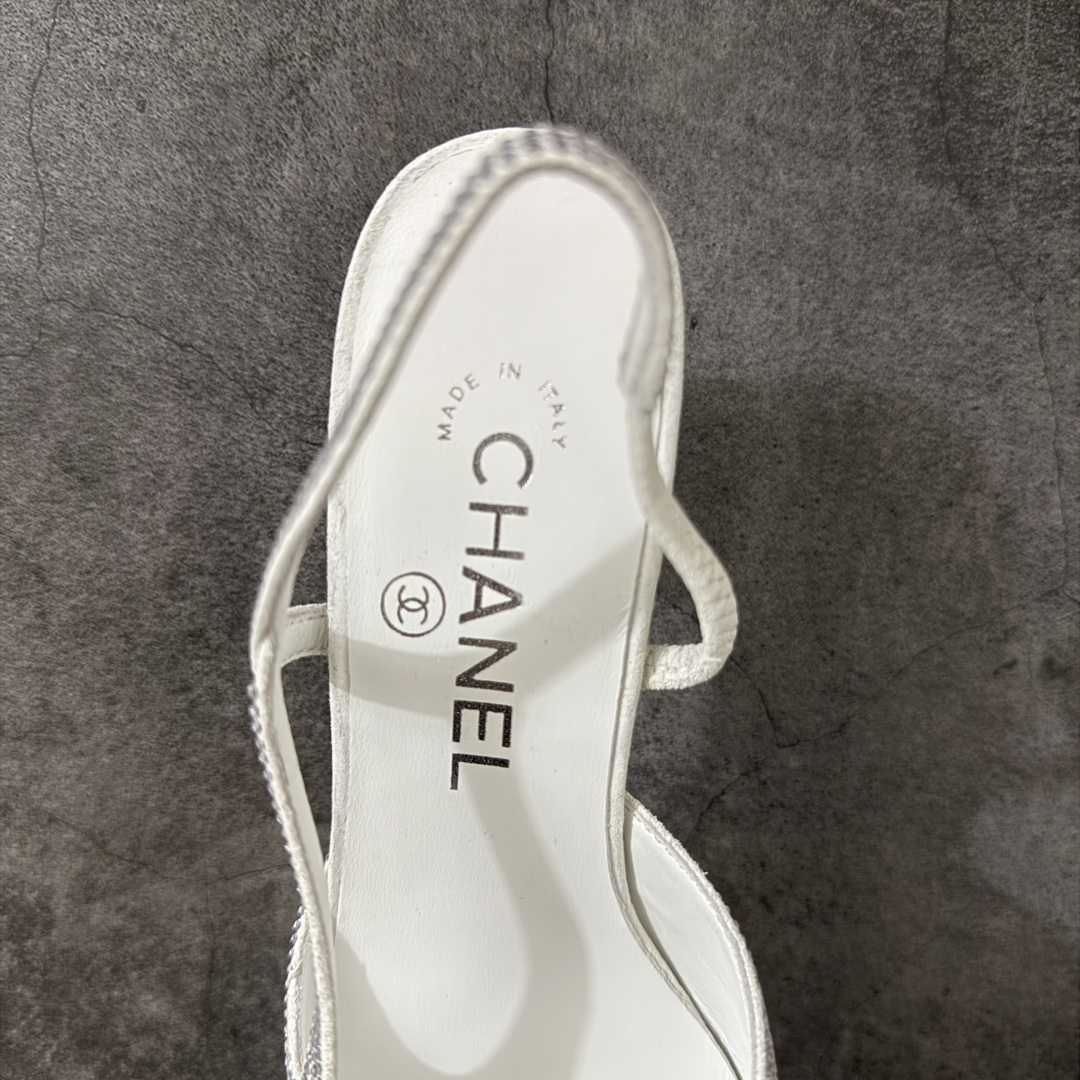 图片[8]-【佛山超A版】CHANEL 香奈儿24S Slingback系列水钻款罗缎 高跟鞋 银色 有多少姐妹是穿旧了之后，还是会选择重新买一双slingback！因为它太经典，再也不会遇到一款这么好搭的了，各处线条都很拉长腿型！不挑，随便搭都很抢镜！ 原版购入zp开发，调色上千次，绝无色差！ 进口原皮+意大利原厂真皮大底(渠道材料这块我们非常有优势) 全部颜色都有购入zp打版，色差这块直接避免，各处细节都与今年最新版本的一致 全套高端包装飞机礼盒 注意：原版真皮大底比较娇贵，试穿务必不要搞脏，否则影响二次销售无法退换 尺码：35-41码-选品中心