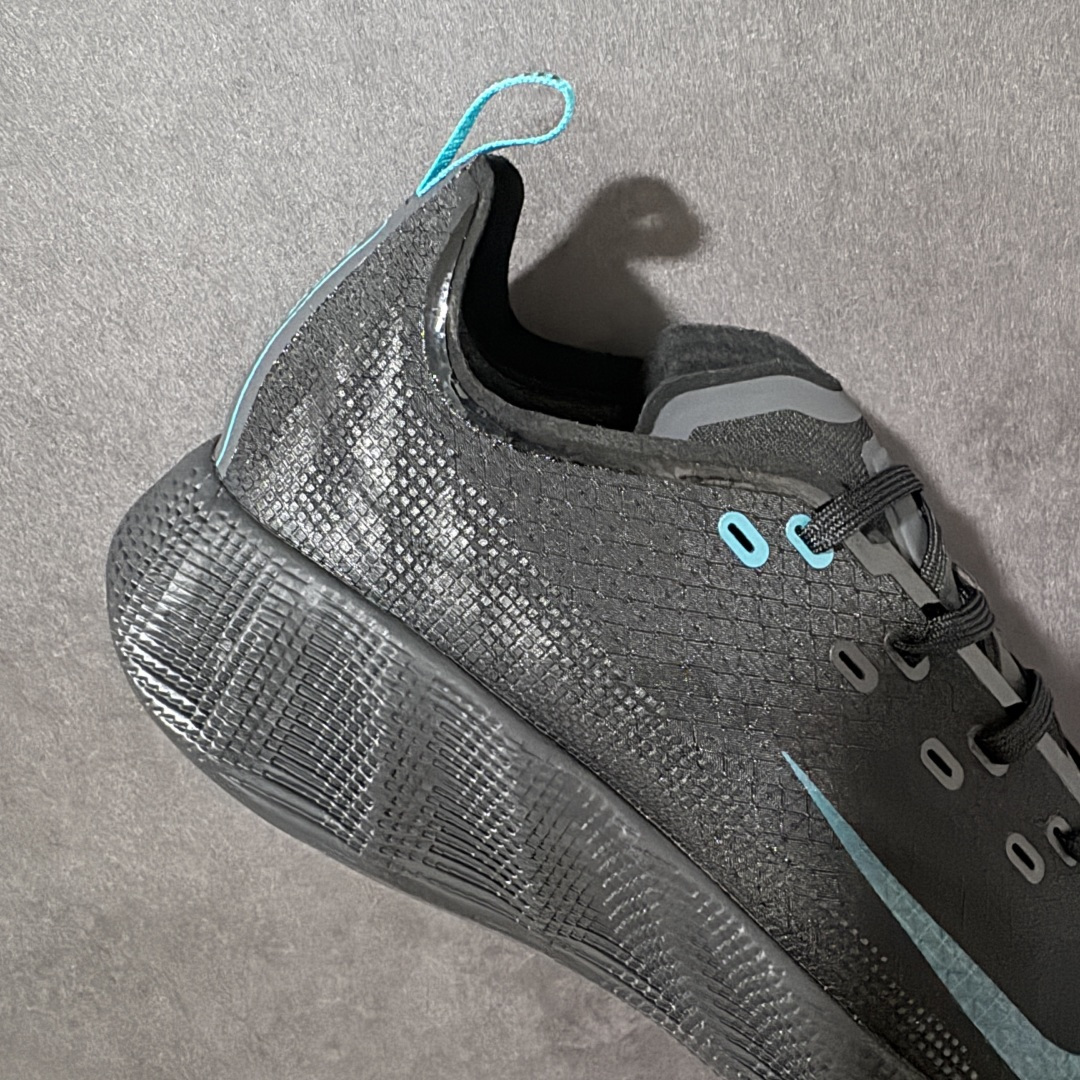 图片[7]-【公司级】Nike Ava X 耐克 舒适百搭耐磨低帮 休闲跑步鞋 采用轻盈的机能型织物鞋面 专为四季穿着而设计 流线型TPU包覆结构带来稳固贴合感 简约风橡胶外底具备出色排水性能和强劲抓地力 鞋身穿插的打孔赛道条纹灵感源自经典跑鞋 兼具舒适感与透气性 反光细节点缀其间 为都市夜行增添一份醒目与安全 货号： HM9697-006 尺码： 40-45-选品中心