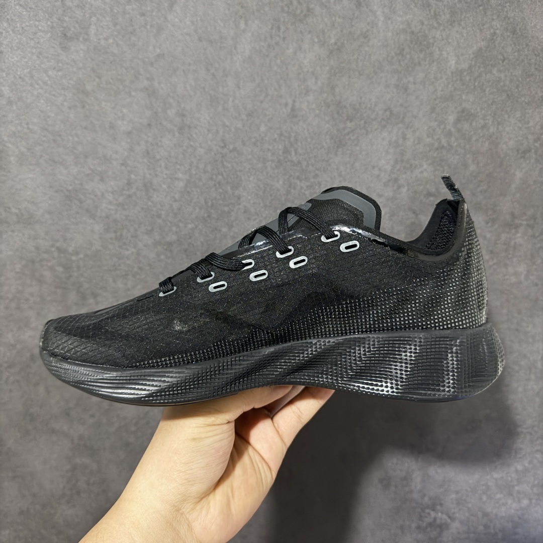 图片[2]-【公司级】Nike Ava X 耐克 舒适百搭耐磨低帮 休闲跑步鞋 采用轻盈的机能型织物鞋面 专为四季穿着而设计 流线型TPU包覆结构带来稳固贴合感 简约风橡胶外底具备出色排水性能和强劲抓地力 鞋身穿插的打孔赛道条纹灵感源自经典跑鞋 兼具舒适感与透气性 反光细节点缀其间 为都市夜行增添一份醒目与安全 货号： HM9697-004 尺码： 40-45-选品中心