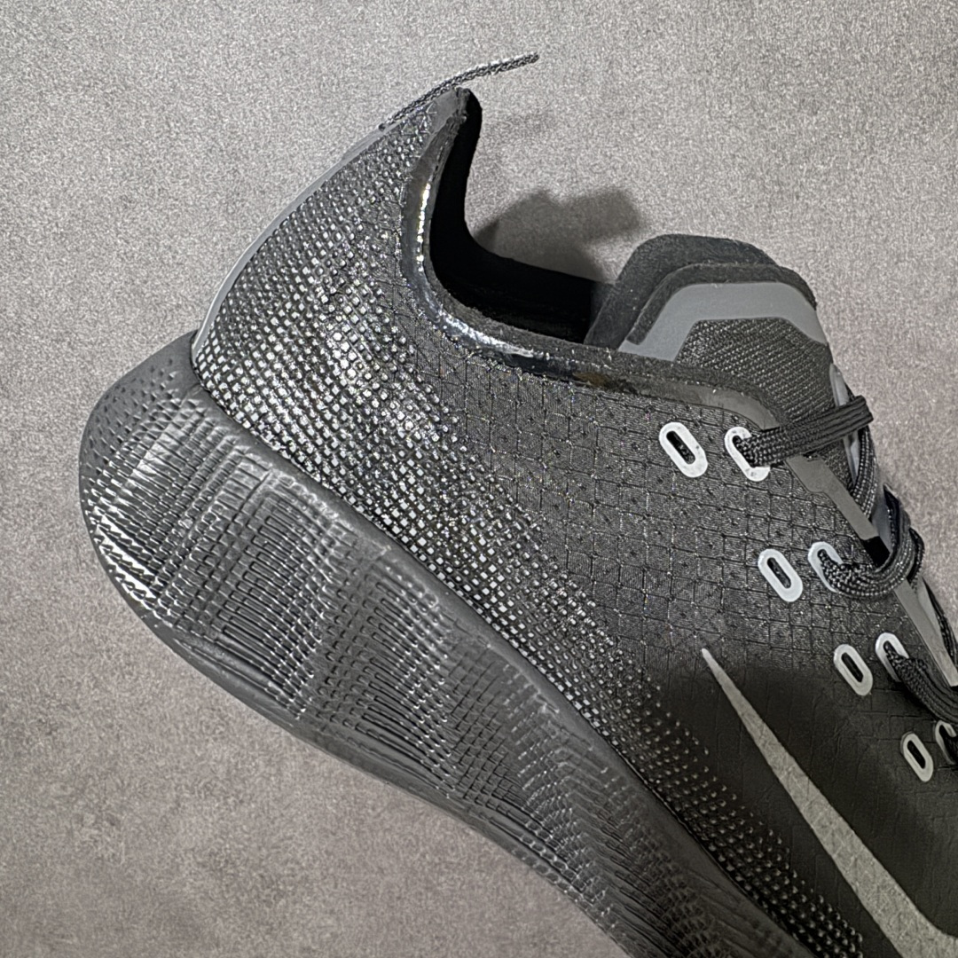 图片[7]-【公司级】Nike Ava X 耐克 舒适百搭耐磨低帮 休闲跑步鞋 采用轻盈的机能型织物鞋面 专为四季穿着而设计 流线型TPU包覆结构带来稳固贴合感 简约风橡胶外底具备出色排水性能和强劲抓地力 鞋身穿插的打孔赛道条纹灵感源自经典跑鞋 兼具舒适感与透气性 反光细节点缀其间 为都市夜行增添一份醒目与安全 货号： HM9697-004 尺码： 40-45-选品中心