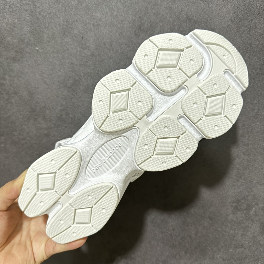 图片[9]-【公司级】New Balance NB 9060 复古单品 9060凉鞋 U90606B5 鞋款灵感源自设计师本人对夏日的怀日回忆。鞋面大身由空间双格及磨砂鞋面拼接而生，配以柔和、温暖的粉橘色调，夏日氛围拉满采用大面积网眼以及麂皮材质覆盖鞋身，还原经典气质。搭载ABZORB避震科技，由泡沫聚酯制成，上脚可以有效减少由鞋底反弹对身体及双腿的冲击 尺码：36 37 37.5 38 38.5 39.5 40 40.5 41 42 42.5 43 44 44.5 45 46-选品中心