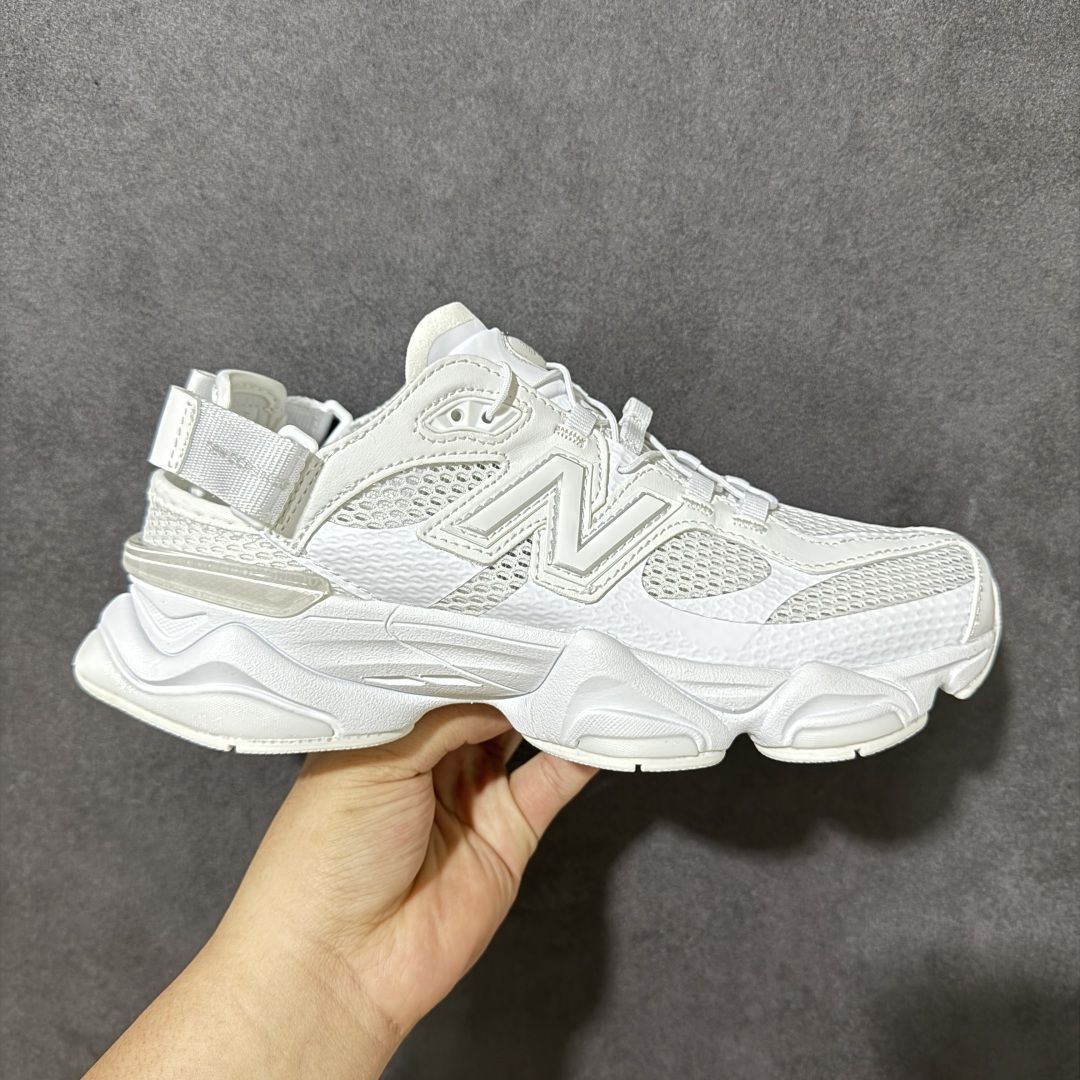 【公司级】New Balance NB 9060 复古单品 9060凉鞋 U90606B5 鞋款灵感源自设计师本人对夏日的怀日回忆。鞋面大身由空间双格及磨砂鞋面拼接而生，配以柔和、温暖的粉橘色调，夏日氛围拉满采用大面积网眼以及麂皮材质覆盖鞋身，还原经典气质。搭载ABZORB避震科技，由泡沫聚酯制成，上脚可以有效减少由鞋底反弹对身体及双腿的冲击 尺码：36 37 37.5 38 38.5 39.5 40 40.5 41 42 42.5 43 44 44.5 45 46-选品中心