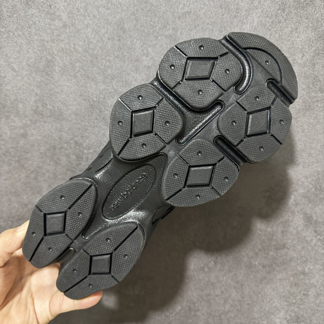 图片[9]-【公司级】New Balance NB 9060 复古单品 9060凉鞋 U90604SC 鞋款灵感源自设计师本人对夏日的怀日回忆。鞋面大身由空间双格及磨砂鞋面拼接而生，配以柔和、温暖的粉橘色调，夏日氛围拉满采用大面积网眼以及麂皮材质覆盖鞋身，还原经典气质。搭载ABZORB避震科技，由泡沫聚酯制成，上脚可以有效减少由鞋底反弹对身体及双腿的冲击 尺码：36 37 37.5 38 38.5 39.5 40 40.5 41 42 42.5 43 44 44.5 45 46-选品中心