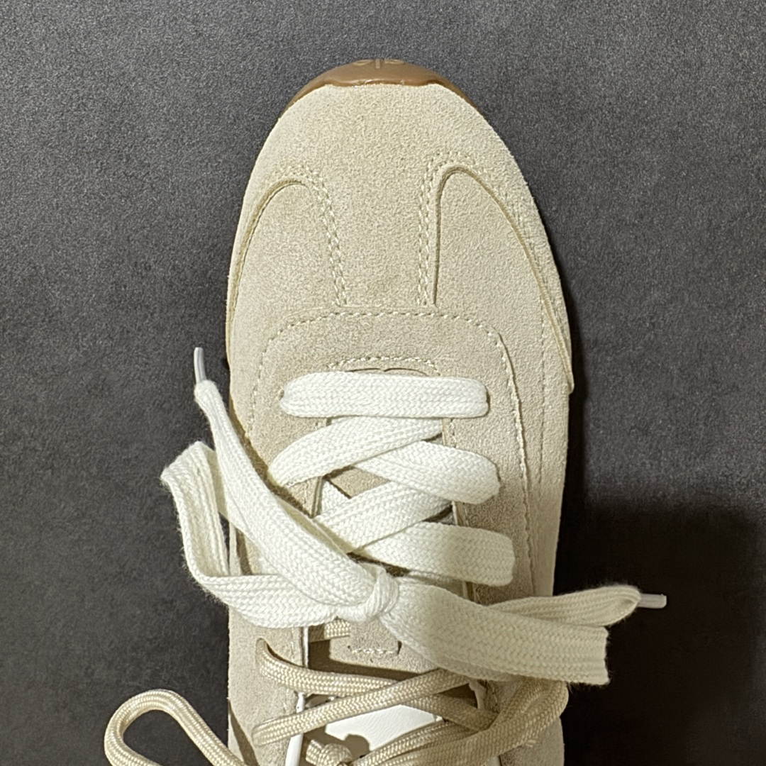 图片[5]-【公司级】美国知名瑜伽品牌 Alo Yoga Launches Mule Sneaker 发动系列低帮阿甘T头薄底穆勒风包头式露跟休闲凉拖鞋“浅棕白生胶底”半拖 包头拖 货号：A1004U 尺码：36-42无半码-选品中心