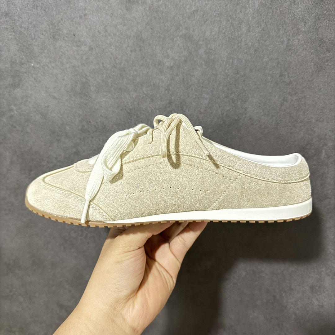 图片[2]-【公司级】美国知名瑜伽品牌 Alo Yoga Launches Mule Sneaker 发动系列低帮阿甘T头薄底穆勒风包头式露跟休闲凉拖鞋“浅棕白生胶底”半拖 包头拖 货号：A1004U 尺码：36-42无半码-选品中心