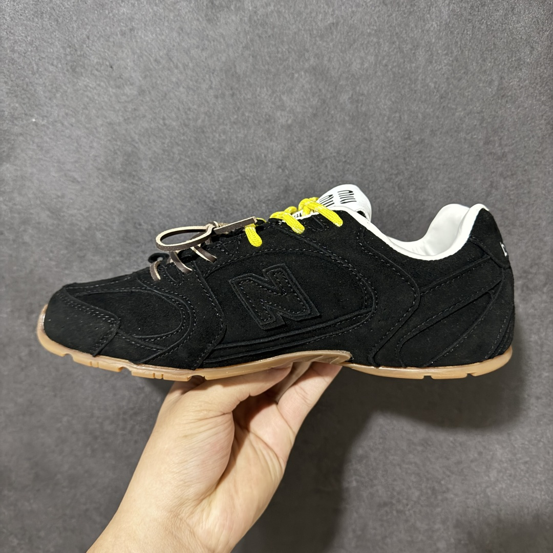 图片[2]-【公司级】MiuMiu缪缪 x New Balance NB530 联名复古运动休闲阿甘德训鞋 顶级礼盒版本 内里：原版进口羊皮里 鞋底：原版开模防滑生胶底 货号： ECAP523059B 尺码：36 36.5 37.5 38 38.5 39 40 40.5 41 42 42.5 43 44 44.5 45-选品中心