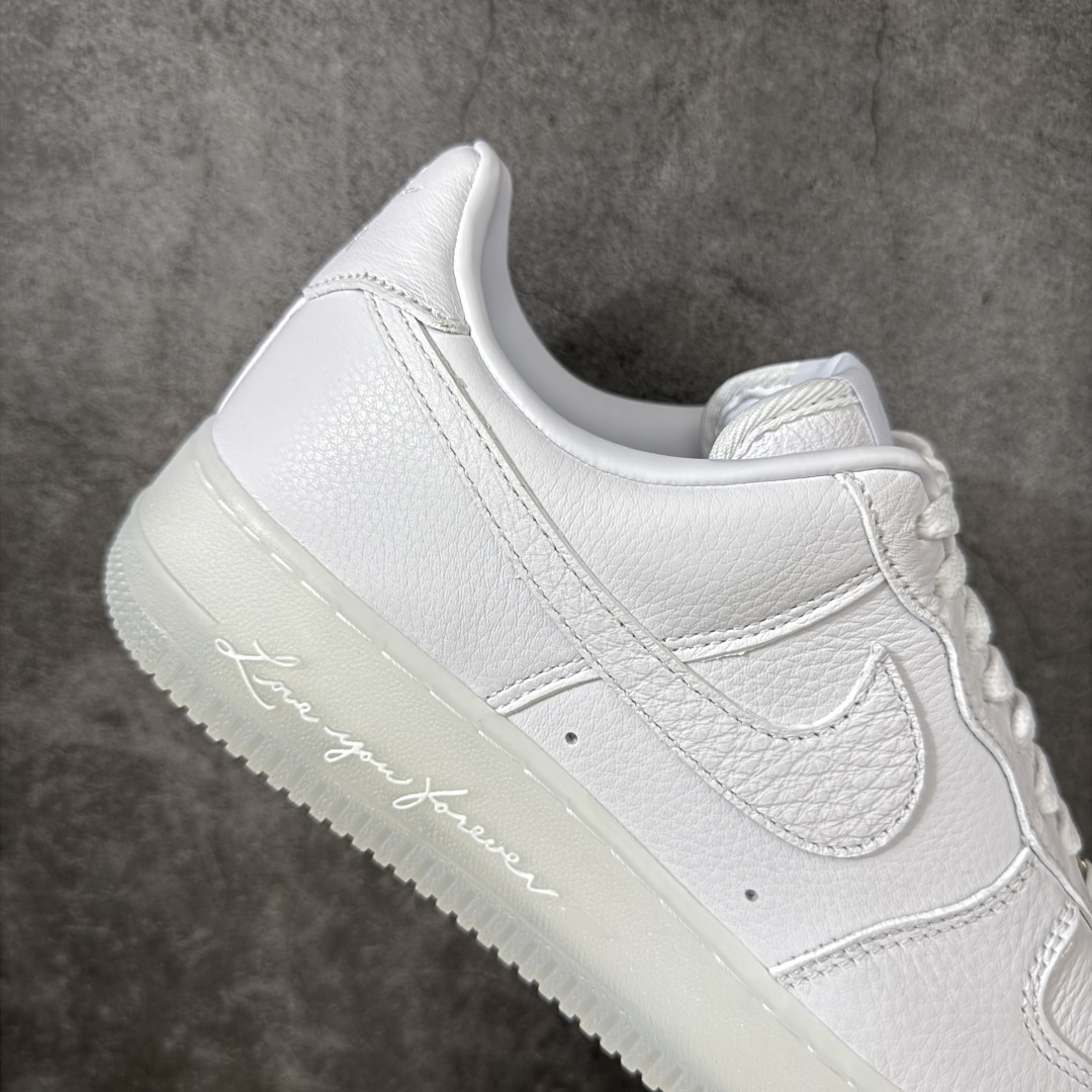 图片[7]-【GX纯原】Nocta x NK Air Force 1 Low \’07 空军一号低帮经典板鞋 克罗心Drake 联名 CZ8065-101 顶级空军 皮料质感可媲美原版 细节吊打市场其他代号版本 全鞋电脑针车 工整有序 原厂港宝加持完美还原灵魂版型 原盒原配从里到外百分百还原 原厂全头层原厂皮料 原标原盒 内置Sole气垫 中底白色背胶 中底划线 已经无限的接近公司 原厂楦头 原厂刺绣 后跟弧度修正 正确中底四线防伪 尺码：40 40.5 41 42 42.5 43 44 44.5 45 46 47.5 48.5-选品中心