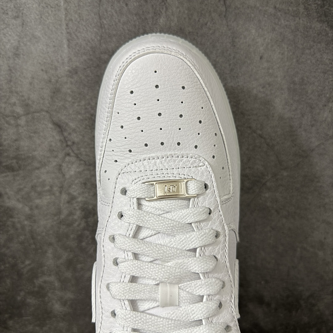 图片[5]-【GX纯原】Nocta x NK Air Force 1 Low \’07 空军一号低帮经典板鞋 克罗心Drake 联名 CZ8065-101 顶级空军 皮料质感可媲美原版 细节吊打市场其他代号版本 全鞋电脑针车 工整有序 原厂港宝加持完美还原灵魂版型 原盒原配从里到外百分百还原 原厂全头层原厂皮料 原标原盒 内置Sole气垫 中底白色背胶 中底划线 已经无限的接近公司 原厂楦头 原厂刺绣 后跟弧度修正 正确中底四线防伪 尺码：40 40.5 41 42 42.5 43 44 44.5 45 46 47.5 48.5-选品中心