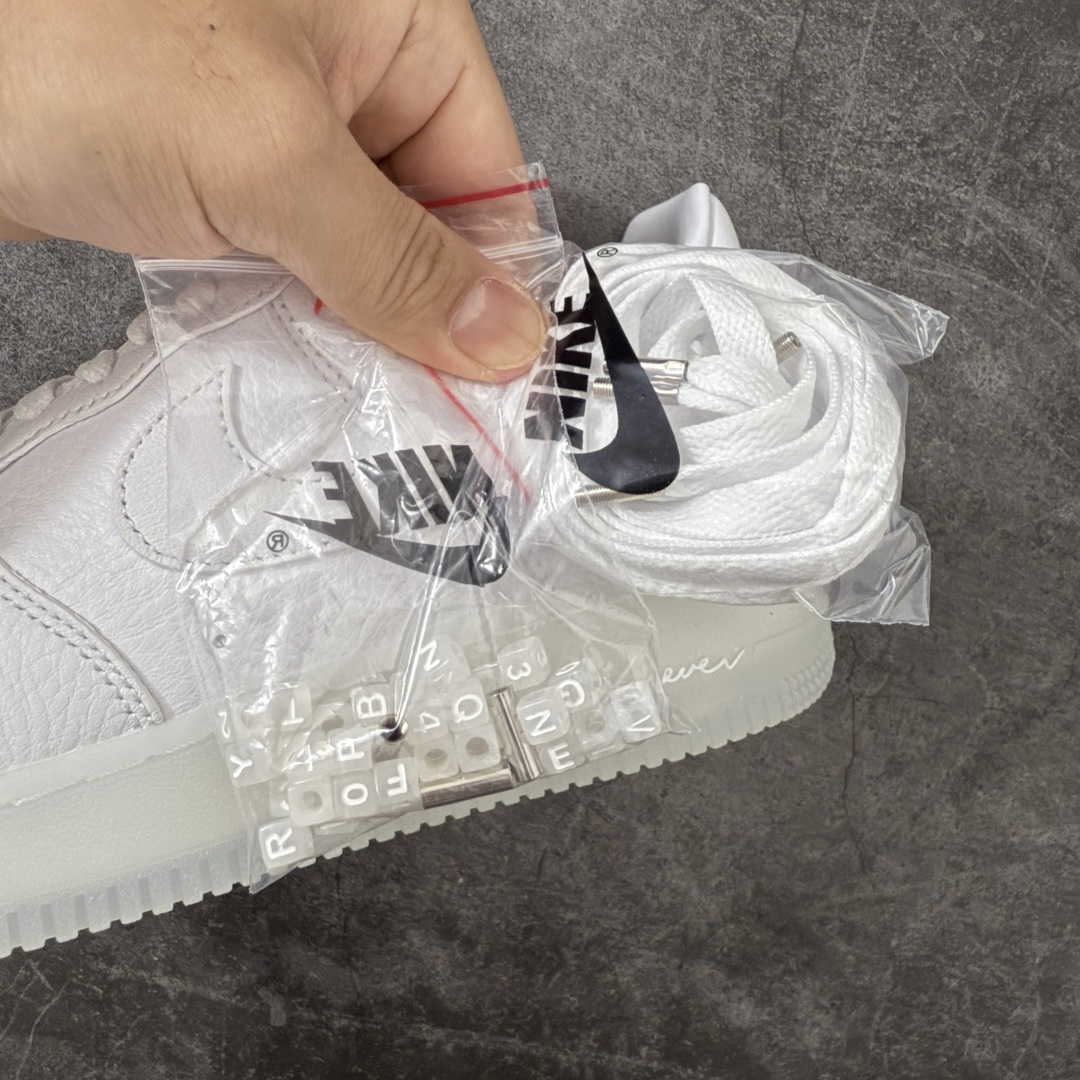 图片[10]-【GX纯原】Nocta x NK Air Force 1 Low \’07 空军一号低帮经典板鞋 克罗心Drake 联名 CZ8065-101 顶级空军 皮料质感可媲美原版 细节吊打市场其他代号版本 全鞋电脑针车 工整有序 原厂港宝加持完美还原灵魂版型 原盒原配从里到外百分百还原 原厂全头层原厂皮料 原标原盒 内置Sole气垫 中底白色背胶 中底划线 已经无限的接近公司 原厂楦头 原厂刺绣 后跟弧度修正 正确中底四线防伪 尺码：40 40.5 41 42 42.5 43 44 44.5 45 46 47.5 48.5-选品中心