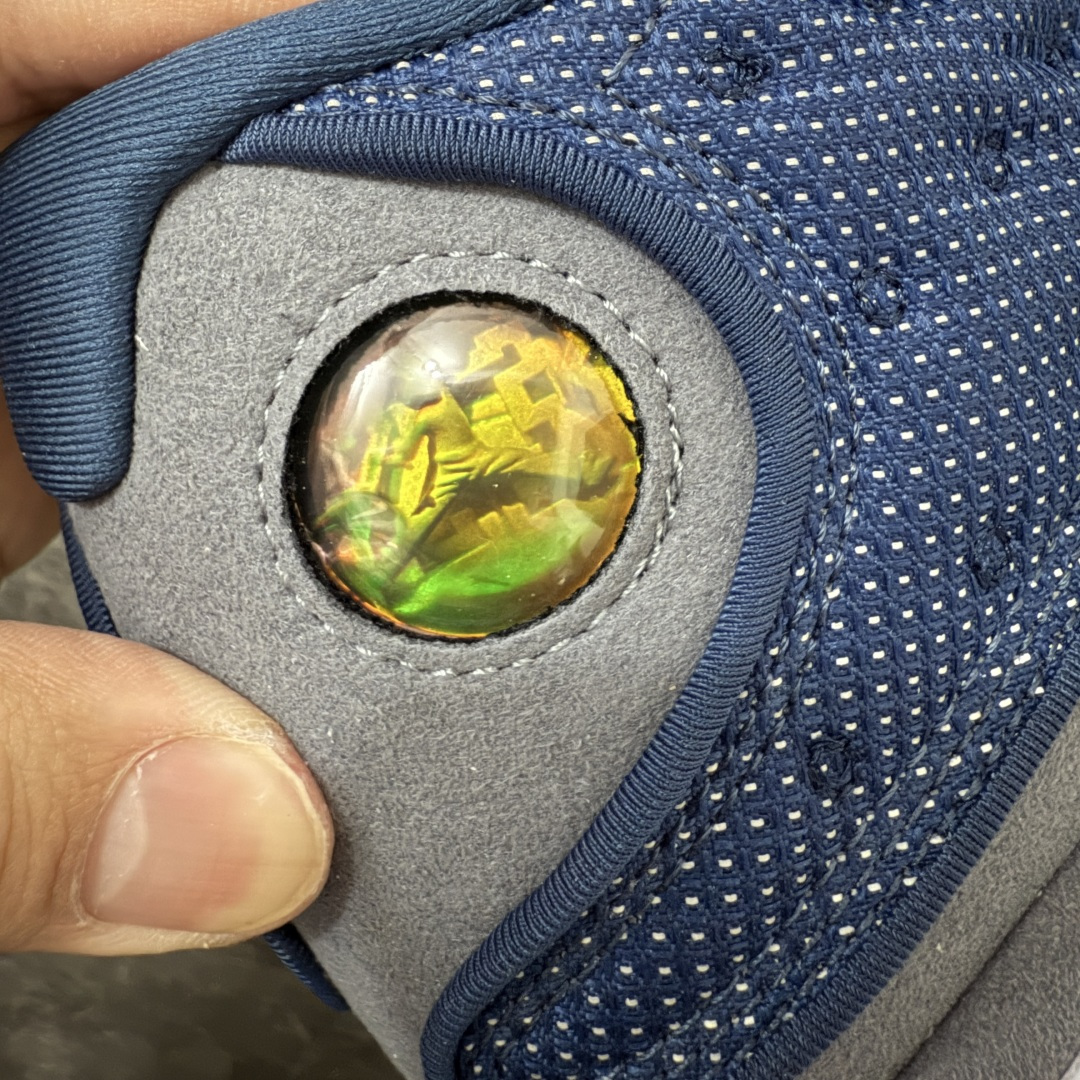 图片[2]-【XP纯原】Air Jordan AJ13 2026复刻版海军蓝 猫眼 IW3808-400 国内专业外贸AJ大厂出品 原厂楦头纸板 原厂皮料打造 3D变色原厂猫眼 真碳板 内置前后双气垫 外贸大厂纯原出品 原鞋开发 版型近乎零偏差 采购原厂皮料 LOGO五金部件高价开发私模 杜绝一眼假版本 #原鞋1：1开模大底共3层贴合工艺 三层中间加入海玻璃缓震鞋垫 大底采用进口一次MD而非市面二次MD低价原料成型 进口MD材料异味较少比原鞋还少 市面异味大刺鼻 尺码：40 40.5 41 42 42.5 43 44 44.5 45 46 47.5-选品中心