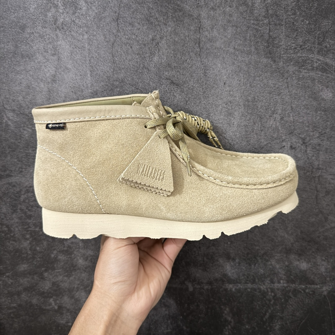 【莞产G版】其乐Clarks Wallebee 乐福风格高帮袋鼠鞋 注意户外防水面料Gore-Tex的面料 结合工装优雅的袋鼠鞋， 时下最火的老钱风！乐福的设计直接装点在此鞋精髓上。 鞋底采用黄金大底Vibram ，全新橡塑发泡技术！结合了发泡材质的轻便型 和 橡胶RB的耐磨的特质！ 三方的拿手技术结合在同一双鞋上！ 尺码：36-46！ 外贸专供品质！-选品中心