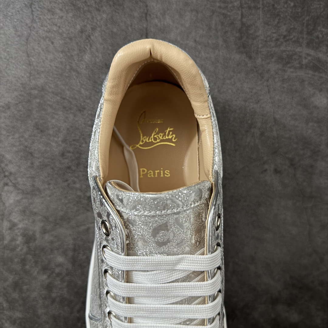 图片[8]-【莞产版本】法国品牌Christian Louboutin CL（路铂廷） 红底鞋 男鞋低帮红底鞋水钻系带运动休闲板鞋 高品质做工 细节完美 面料多材料拼接 镶嵌水钻不易掉钻 水钻装饰点缀 舒适圆头设计不挤脚 手工缝制线牢固不掉底 系带设计 内里二层猪皮 脚感舒适有质感 TPU鞋底 底厚约2.5cm 尺码：40-45-选品中心