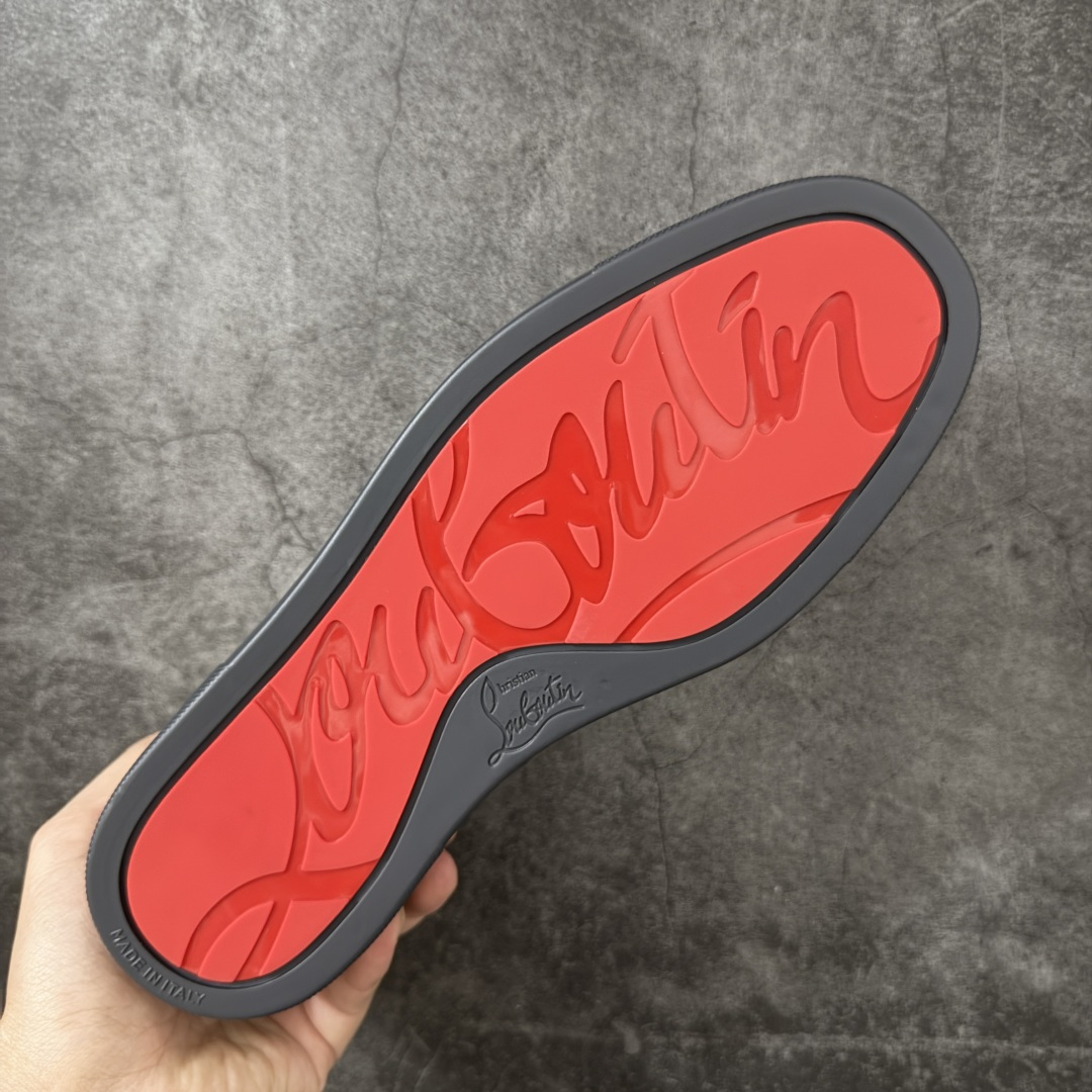 图片[9]-【莞产版本】法国品牌Christian Louboutin CL（路铂廷） 红底鞋 男鞋低帮红底鞋水钻系带运动休闲板鞋 高品质做工 细节完美 面料多材料拼接 镶嵌水钻不易掉钻 水钻装饰点缀 舒适圆头设计不挤脚 手工缝制线牢固不掉底 系带设计 内里二层猪皮 脚感舒适有质感 TPU鞋底 底厚约2.5cm 尺码：40-45-选品中心
