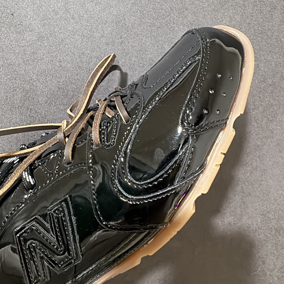图片[8]-【公司级】MiuMiu缪缪 x New Balance NB530 联名复古运动休闲阿甘德训鞋 顶级礼盒版本 内里：原版进口羊皮里 鞋底：原版开模防滑生胶底 货号： ECAP523059B 尺码：36 36.5 37.5 38 38.5 39 40 40.5 41 42 42.5 43 44 44.5 45-选品中心