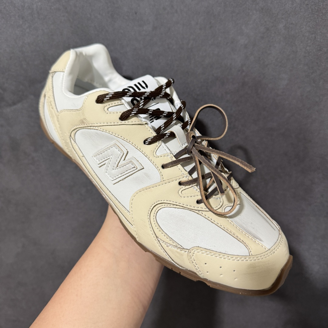 图片[3]-【公司级】MiuMiu缪缪 x New Balance NB530 联名复古运动休闲阿甘德训鞋 顶级礼盒版本 内里：原版进口羊皮里 鞋底：原版开模防滑生胶底 货号： ECAP523059B 尺码：36 36.5 37.5 38 38.5 39 40 40.5 41 42 42.5 43 44 44.5 45-选品中心