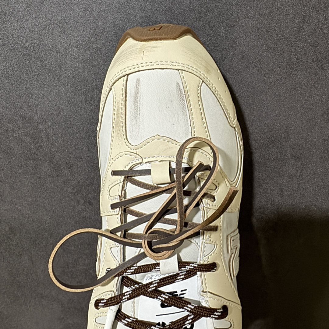 图片[5]-【公司级】MiuMiu缪缪 x New Balance NB530 联名复古运动休闲阿甘德训鞋 顶级礼盒版本 内里：原版进口羊皮里 鞋底：原版开模防滑生胶底 货号： ECAP523059B 尺码：36 36.5 37.5 38 38.5 39 40 40.5 41 42 42.5 43 44 44.5 45-选品中心