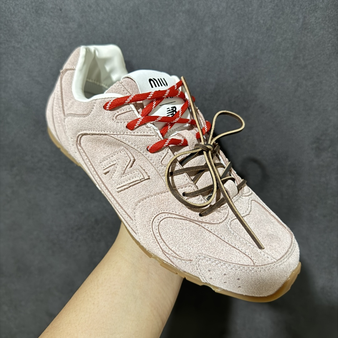 图片[3]-【公司级】MiuMiu缪缪 x New Balance NB530 联名复古运动休闲阿甘德训鞋 顶级礼盒版本 内里：原版进口羊皮里 鞋底：原版开模防滑生胶底 货号： ECAP523059B 尺码：36 36.5 37.5 38 38.5 39 40 40.5 41 42 42.5 43 44 44.5 45-选品中心