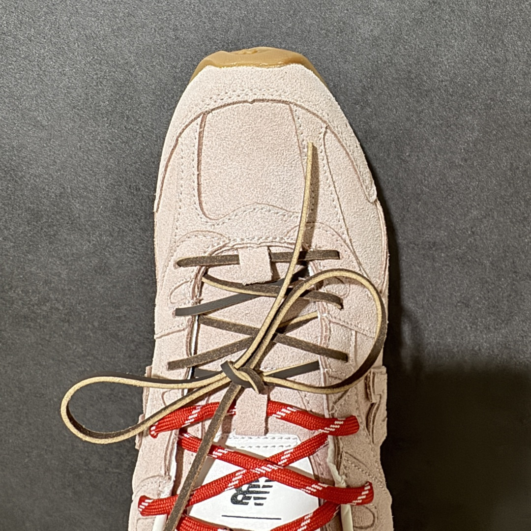 图片[5]-【公司级】MiuMiu缪缪 x New Balance NB530 联名复古运动休闲阿甘德训鞋 顶级礼盒版本 内里：原版进口羊皮里 鞋底：原版开模防滑生胶底 货号： ECAP523059B 尺码：36 36.5 37.5 38 38.5 39 40 40.5 41 42 42.5 43 44 44.5 45-选品中心